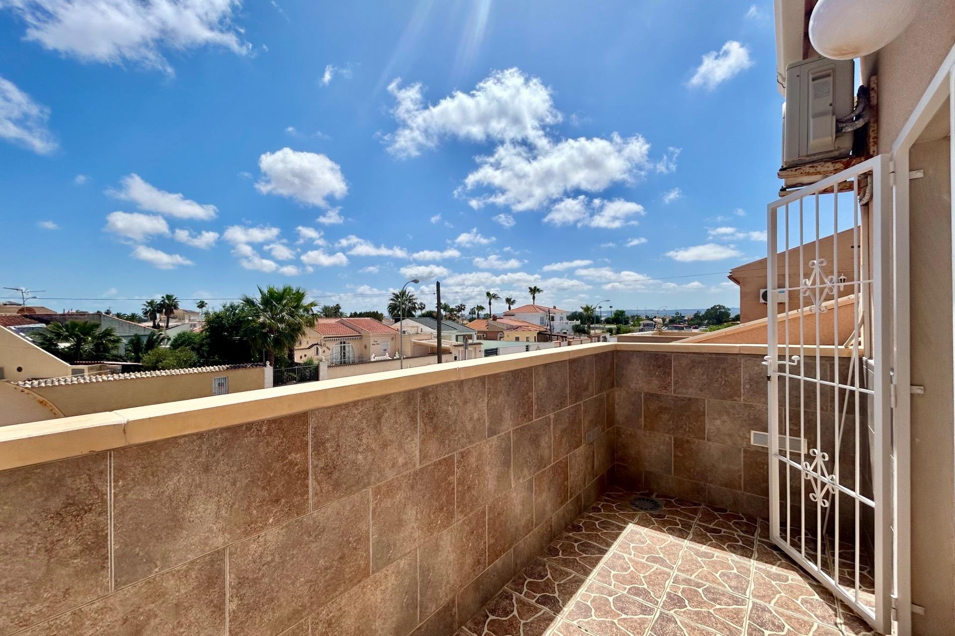 Használt Ingatlanok - Villa -
Torrevieja - San Luis