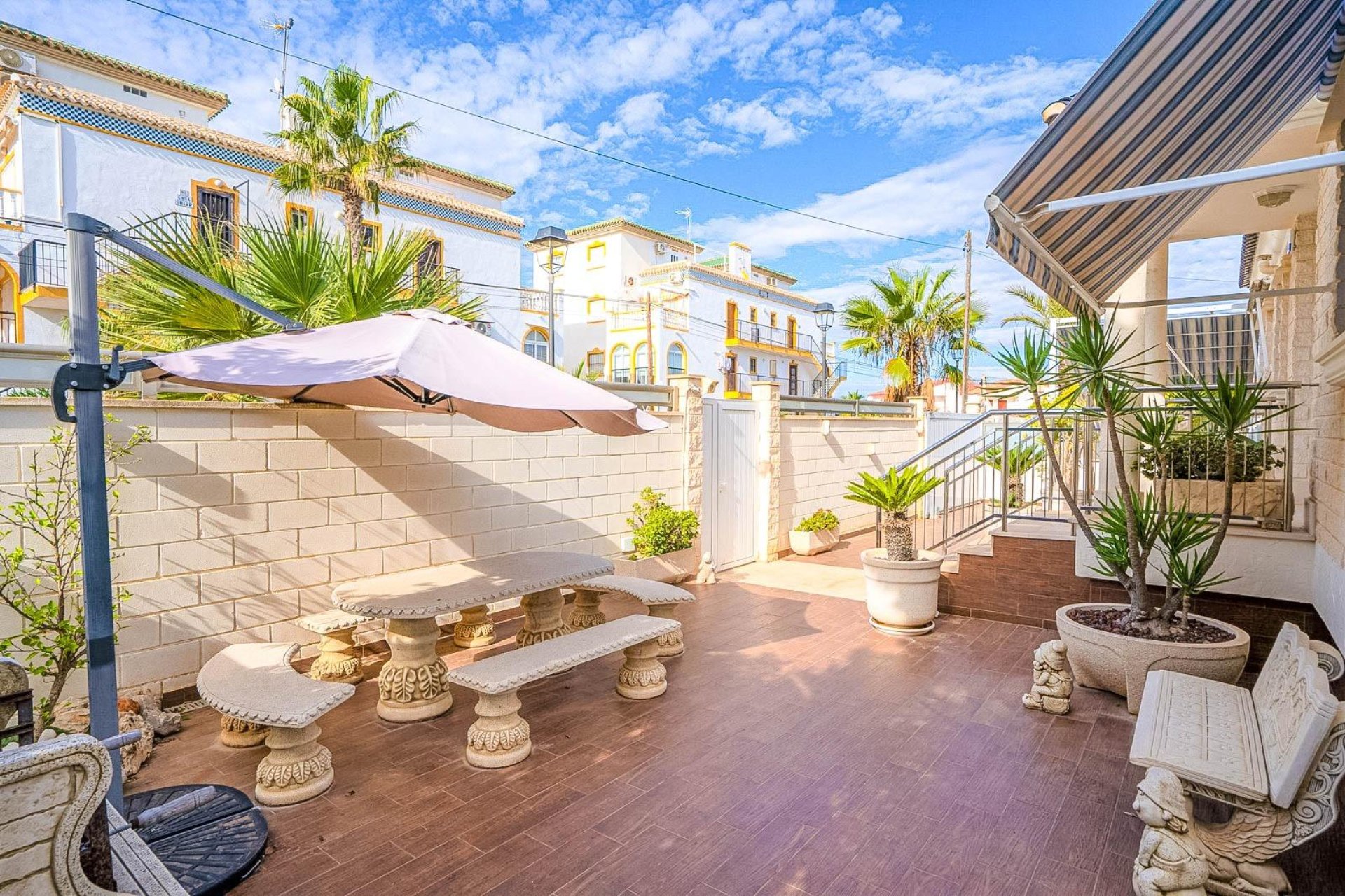 Használt Ingatlanok - Villa -
Torrevieja - Torre La Mata