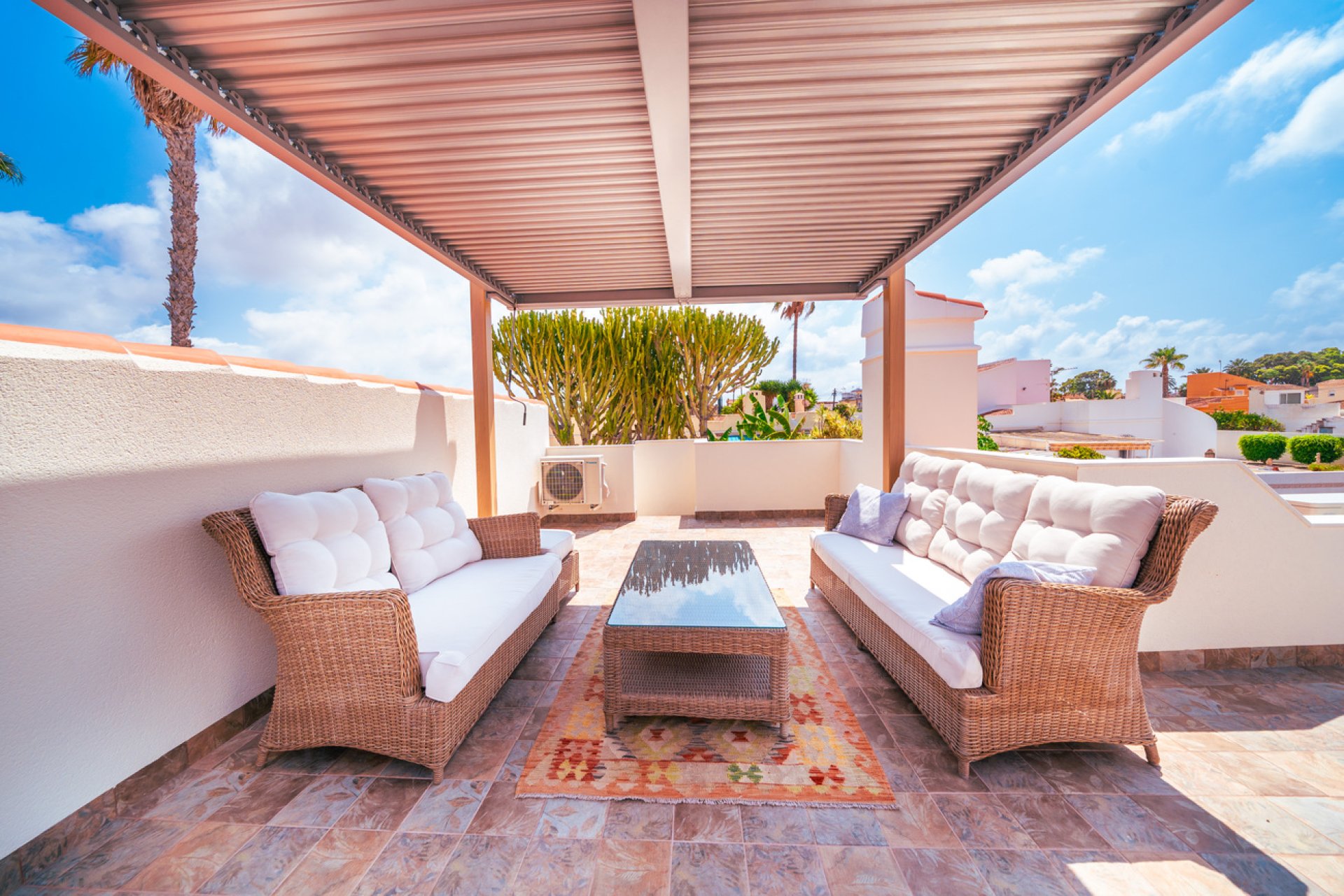 Használt Ingatlanok - Villa -
Torrevieja - Torreta