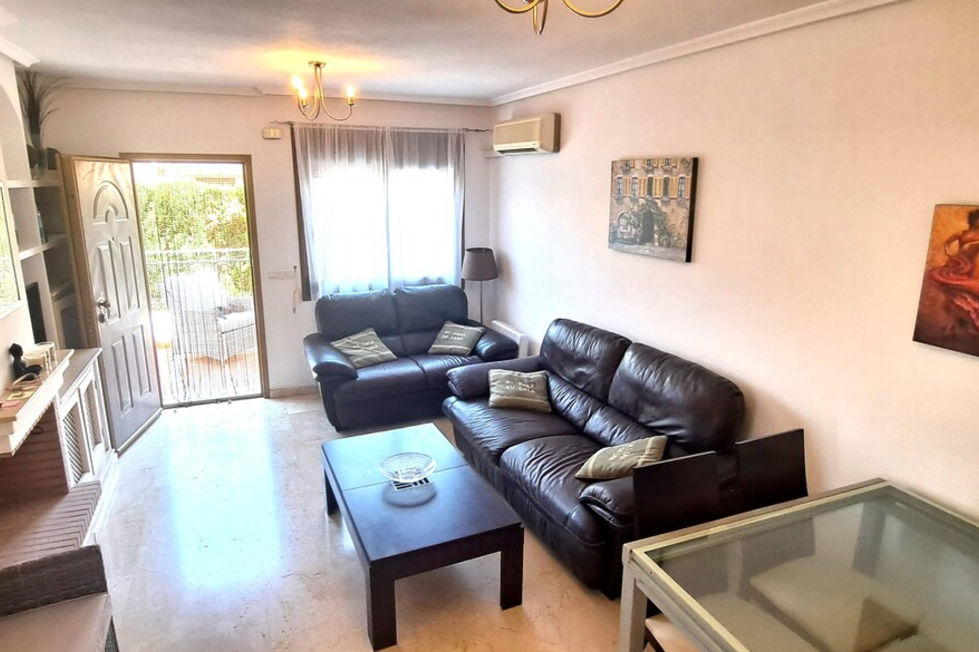 Használt Ingatlanok - Villa -
Villamartin - Costa Blanca