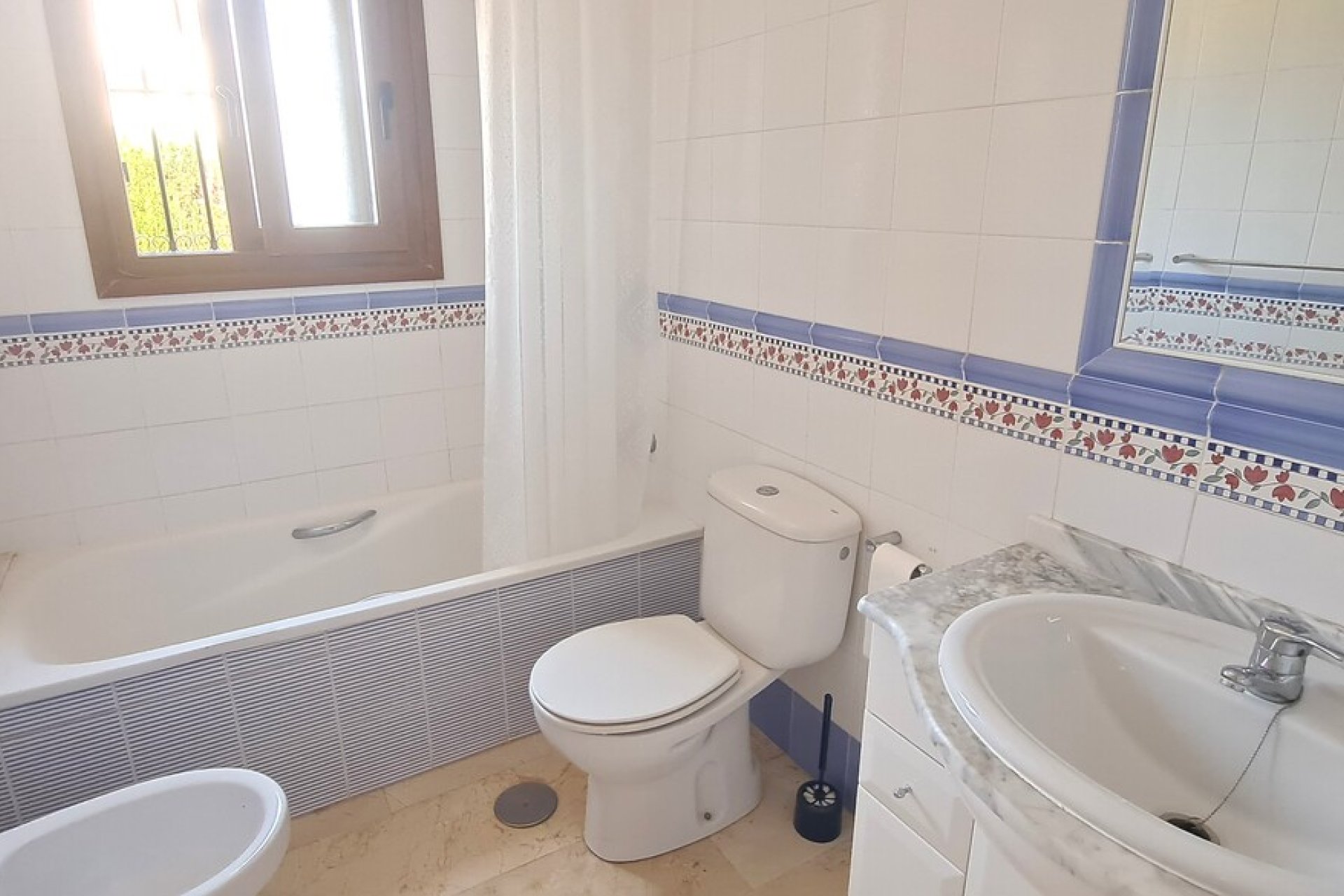 Használt Ingatlanok - Villa -
Villamartin - Costa Blanca