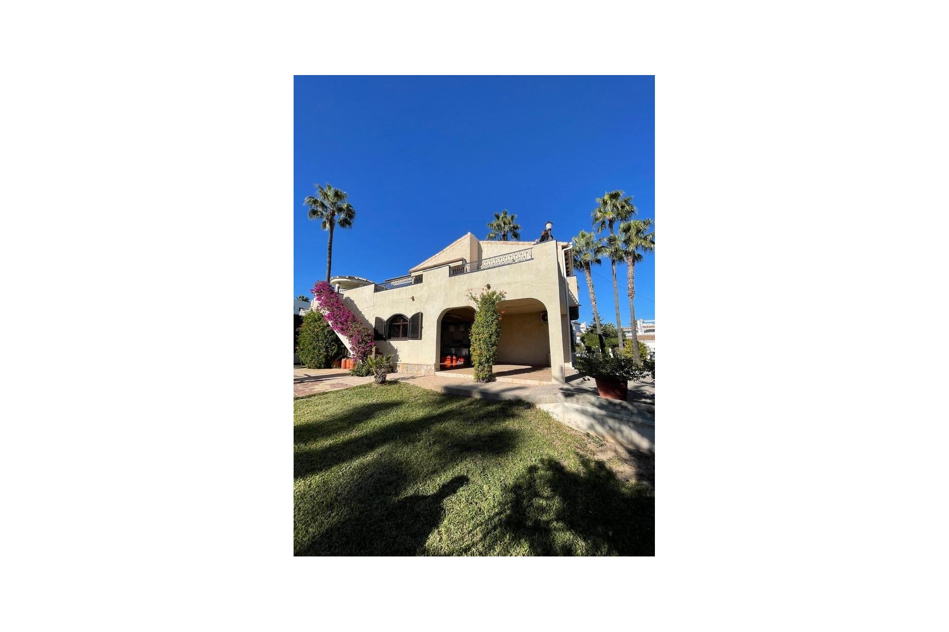 Használt Ingatlanok - Villa -
Villamartin - Costa Blanca