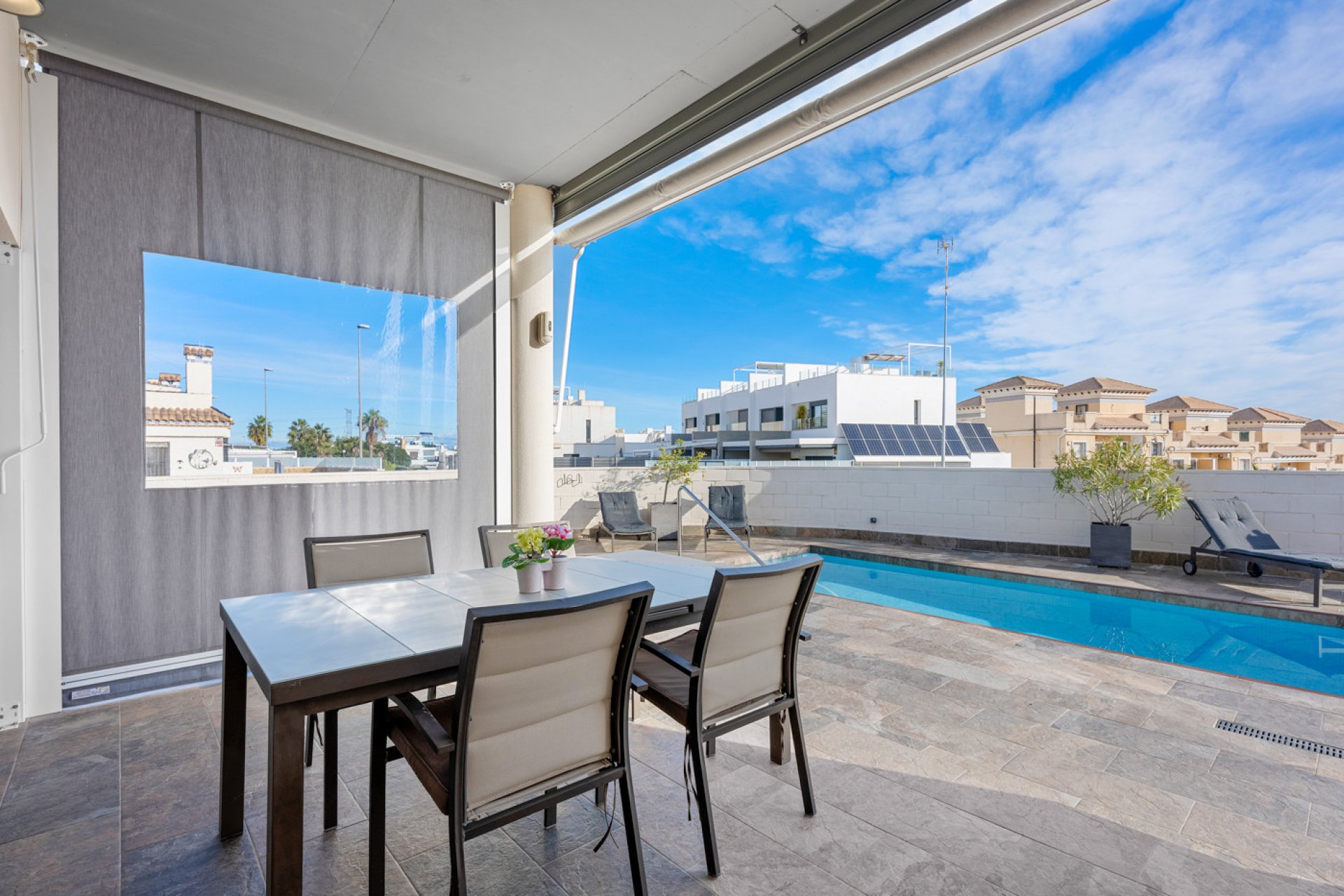 Használt Ingatlanok - Villa -
Villamartin - Costa Blanca