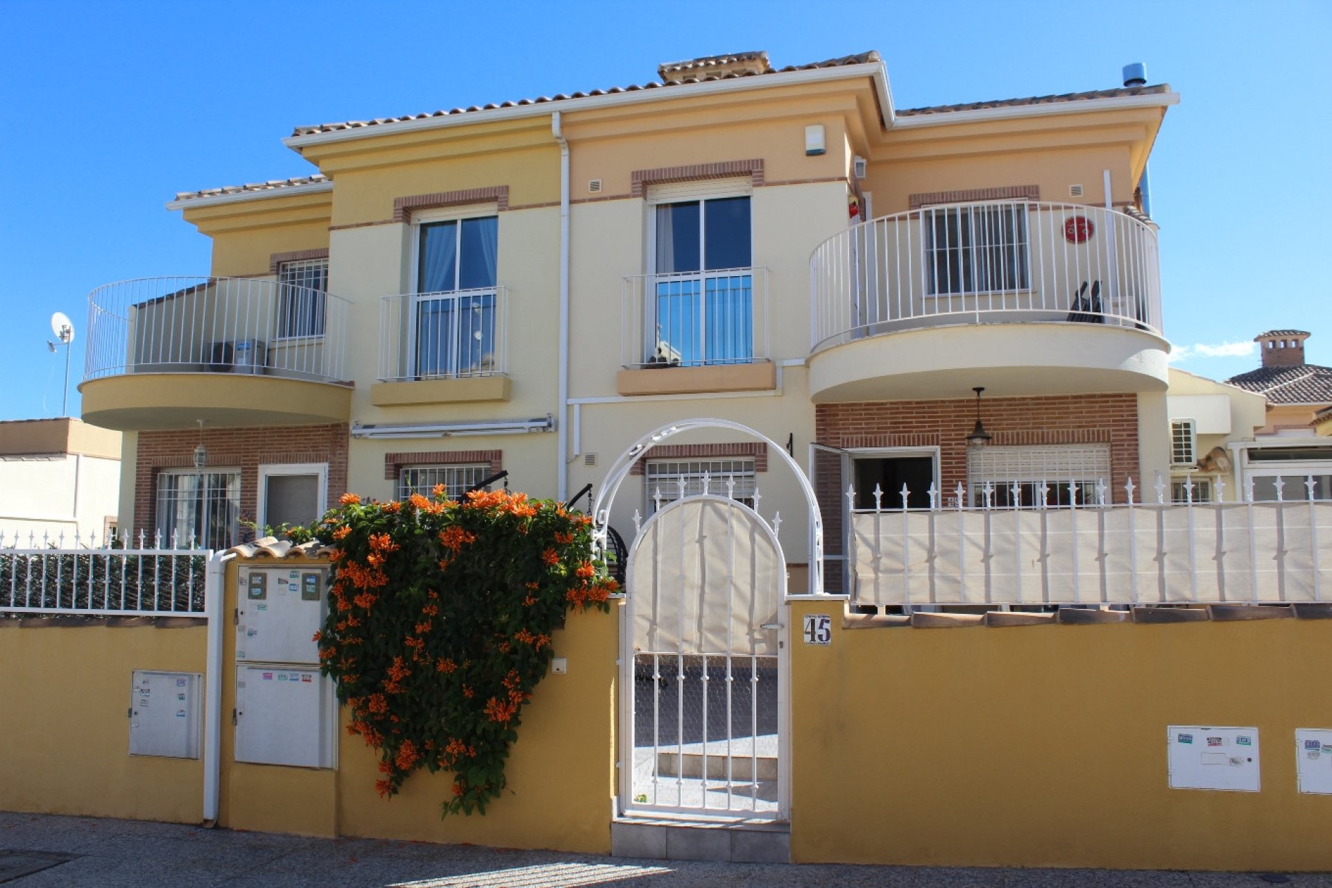 Használt Ingatlanok - Villa -
Villamartin - Costa Blanca