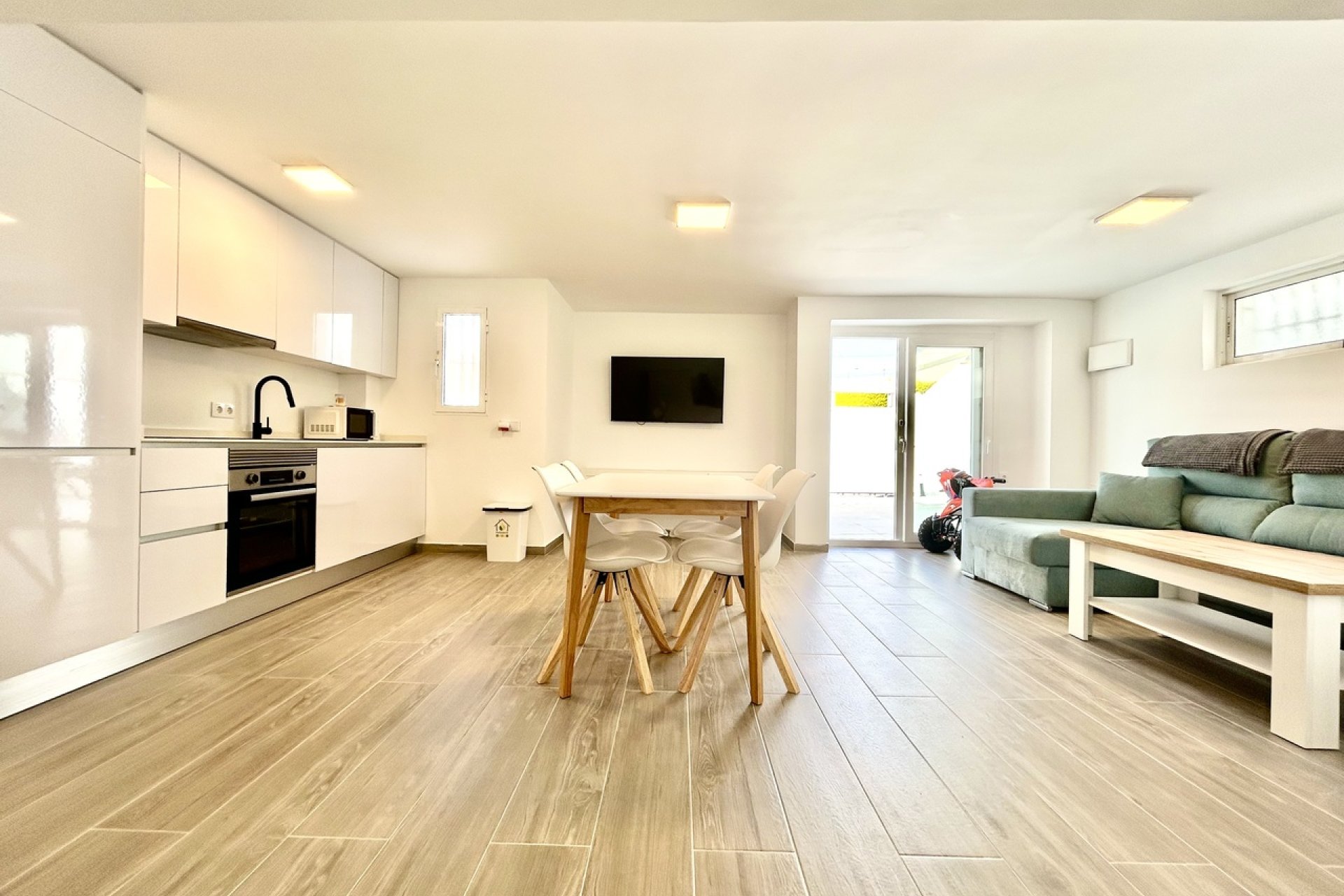 Használt Ingatlanok - Villa -
Villamartin - Costa Blanca