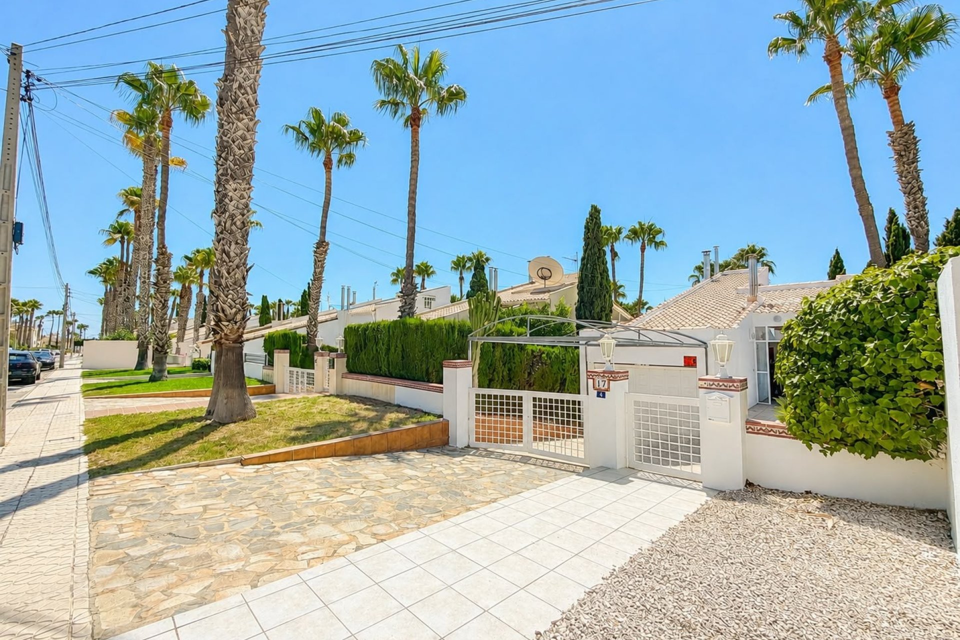Használt Ingatlanok - Villa -
Villamartin - Costa Blanca