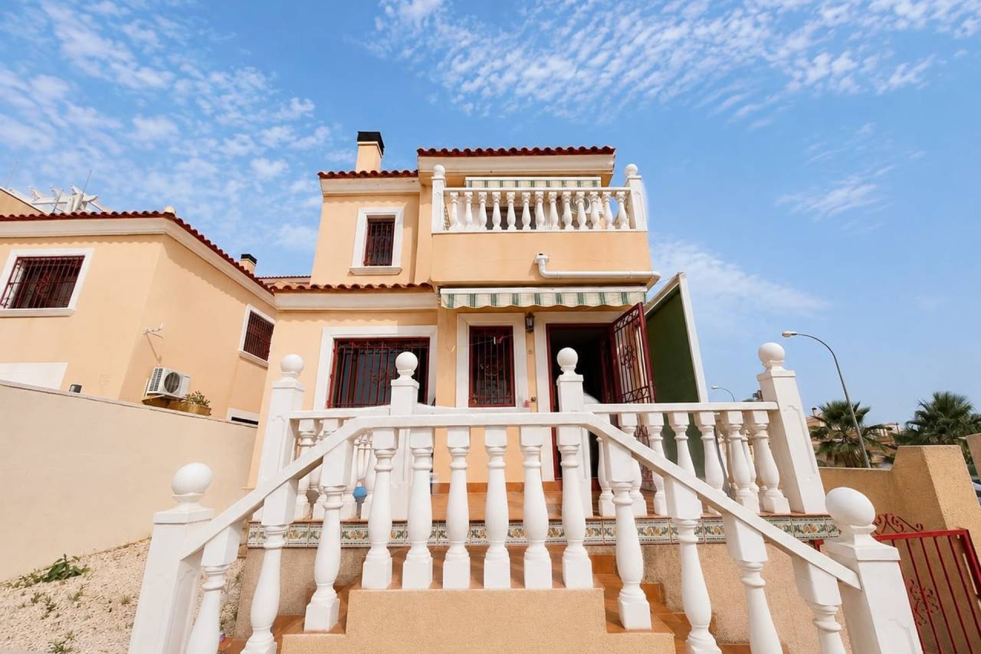 Használt Ingatlanok - Villa -
Villamartin - Costa Blanca