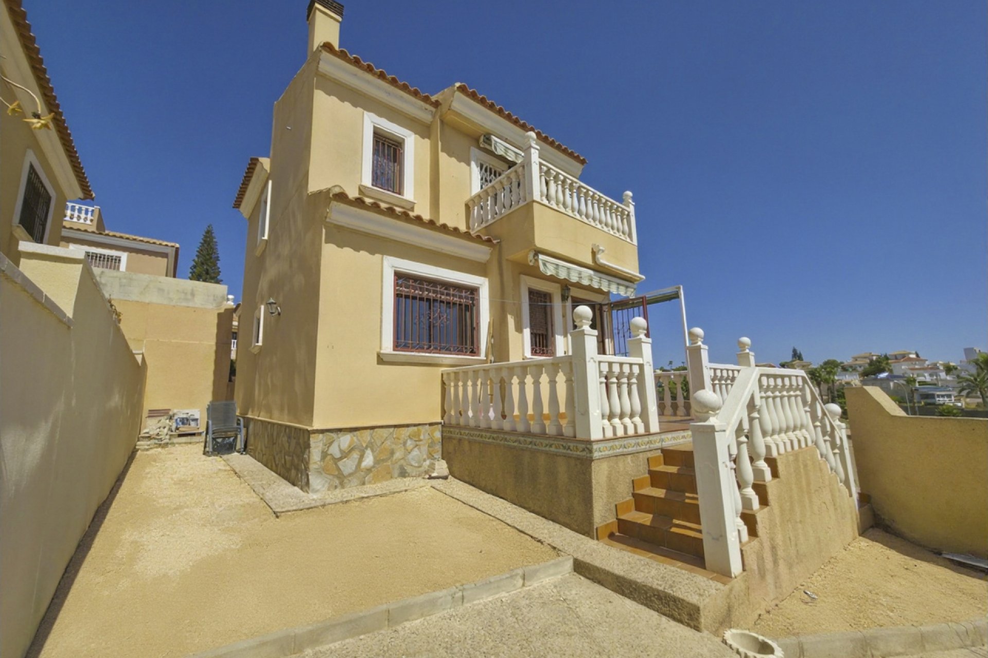 Használt Ingatlanok - Villa -
Villamartin - Costa Blanca