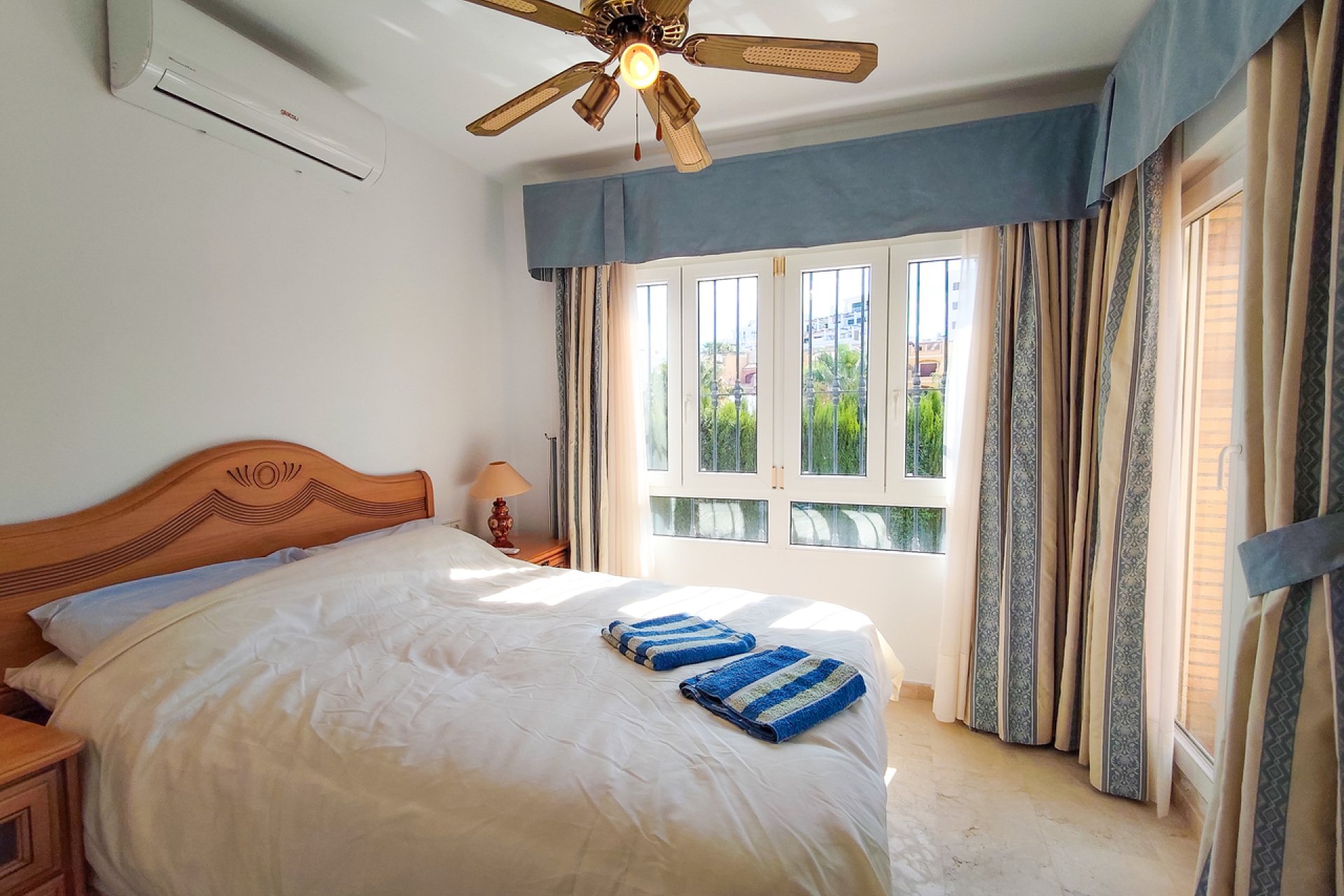 Használt Ingatlanok - Villa -
Villamartin - Costa Blanca