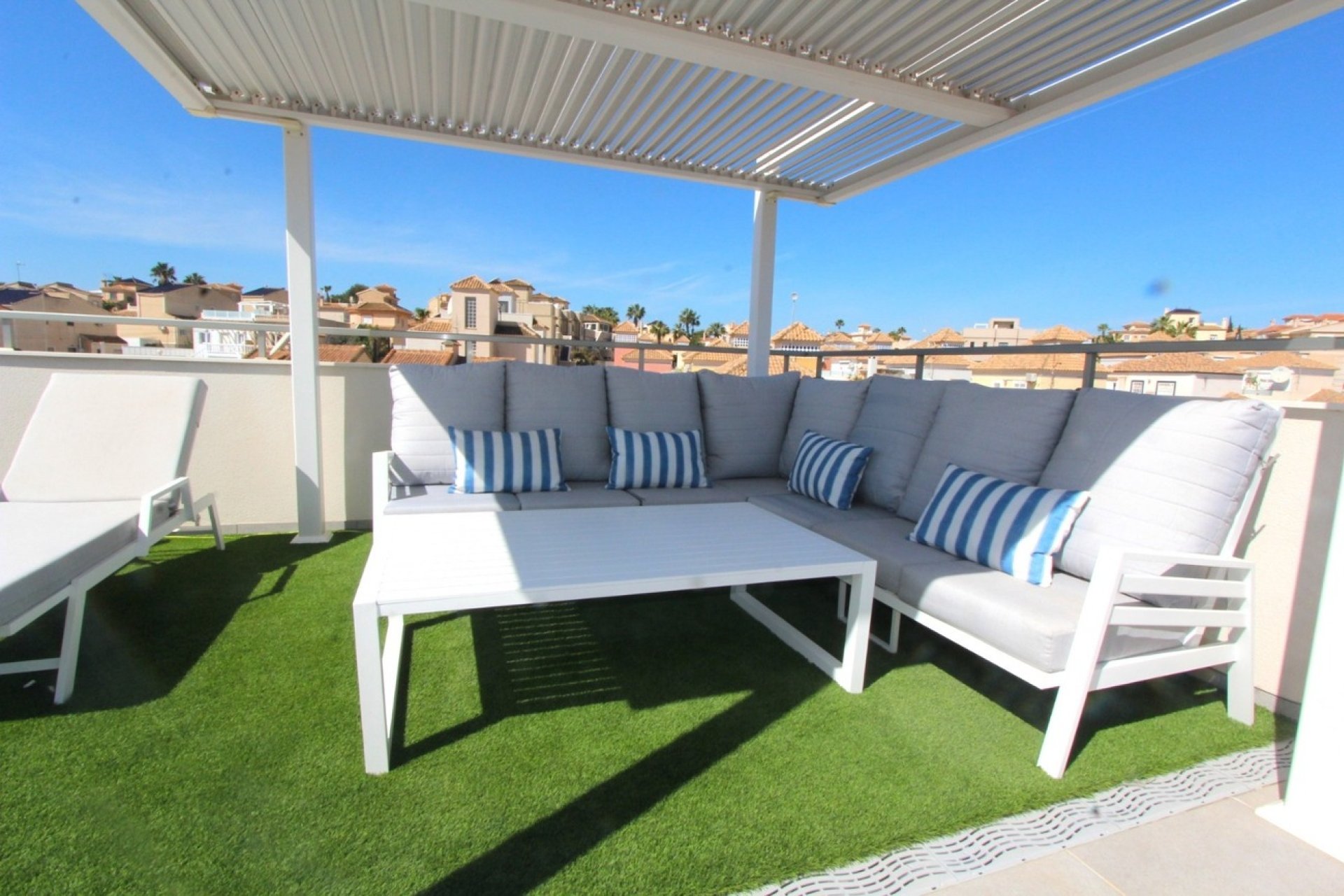 Használt Ingatlanok - Villa -
Villamartin - El Galan