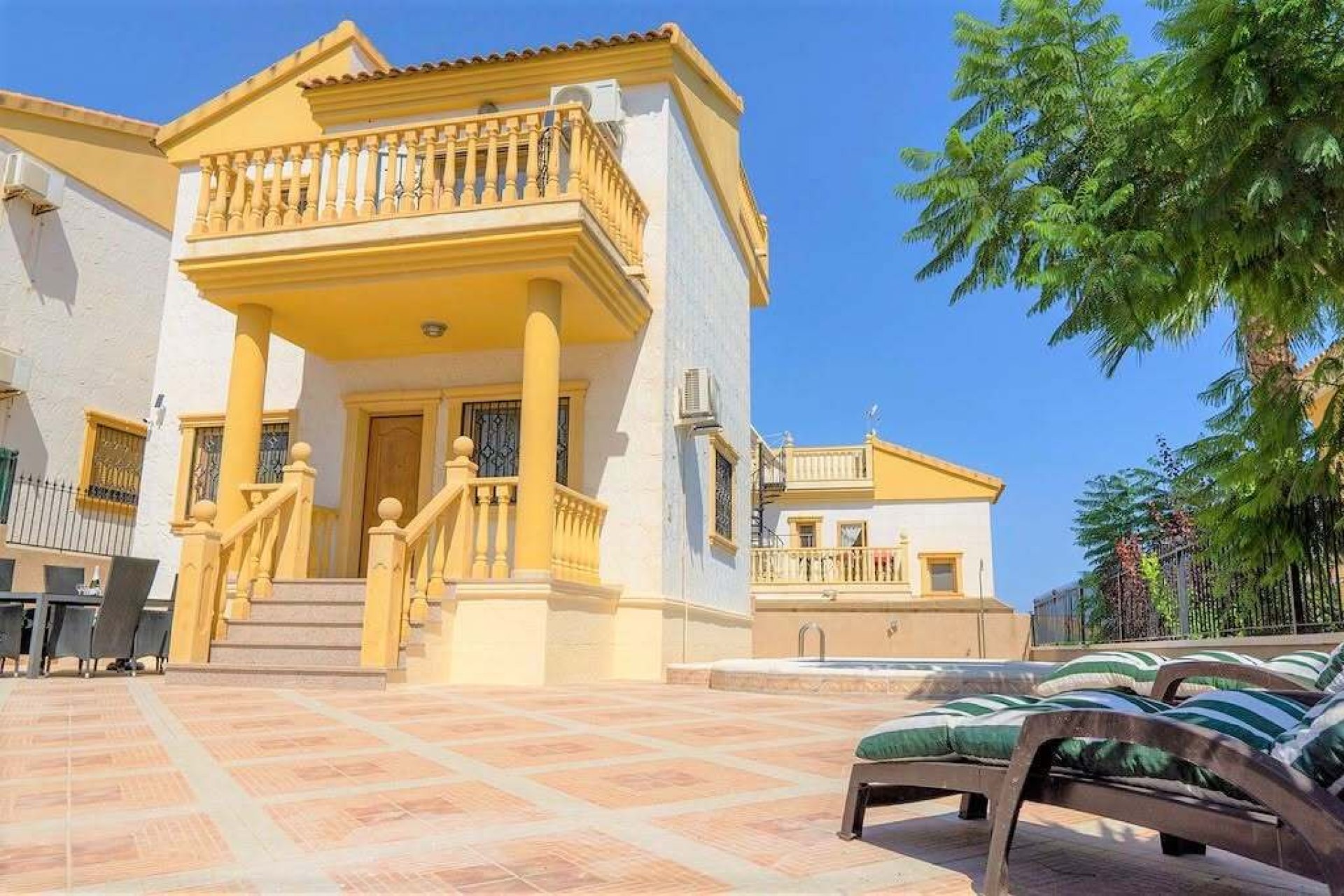 Használt Ingatlanok - Villa -
Villamartin - Las Filipinas