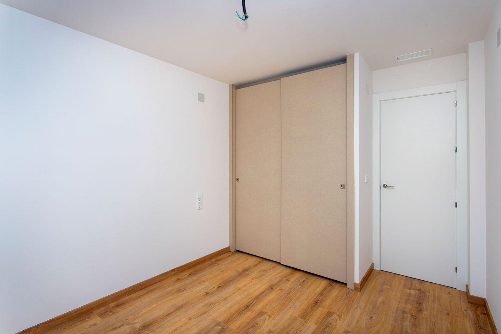 Neue Gebäude - Bungalow -
Hondón de las Nieves - El Salero