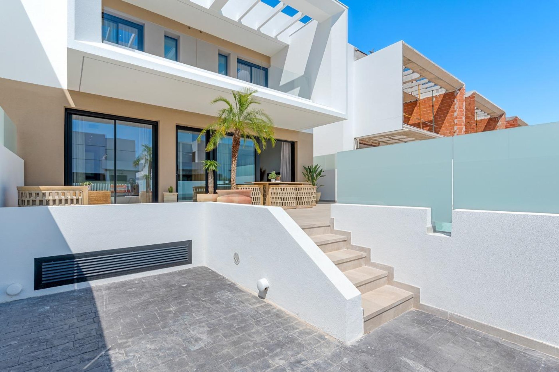 Neue Gebäude - Stadthaus -
Dolores - Sector 3