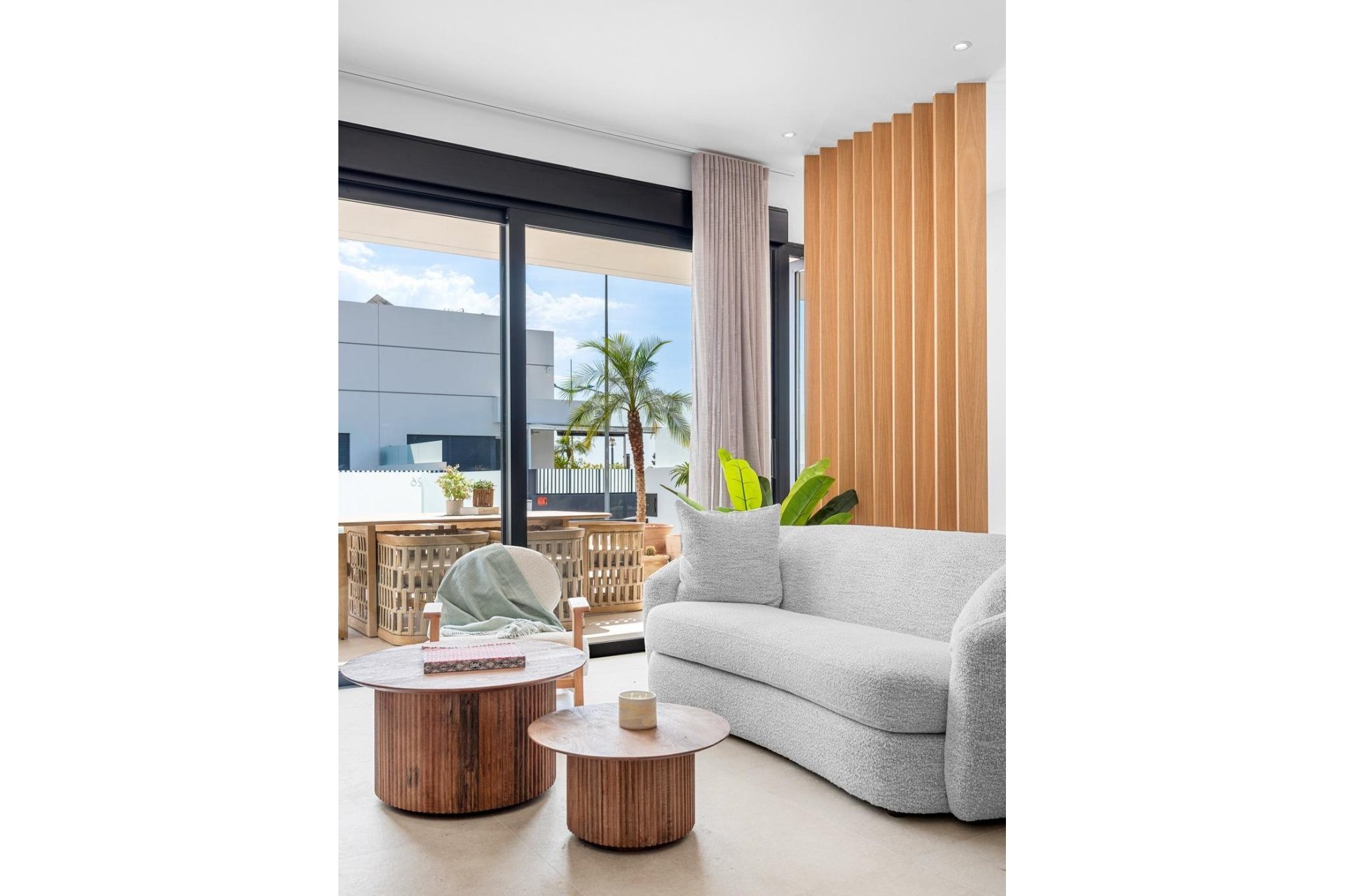 Neue Gebäude - Stadthaus -
Dolores - Sector 3