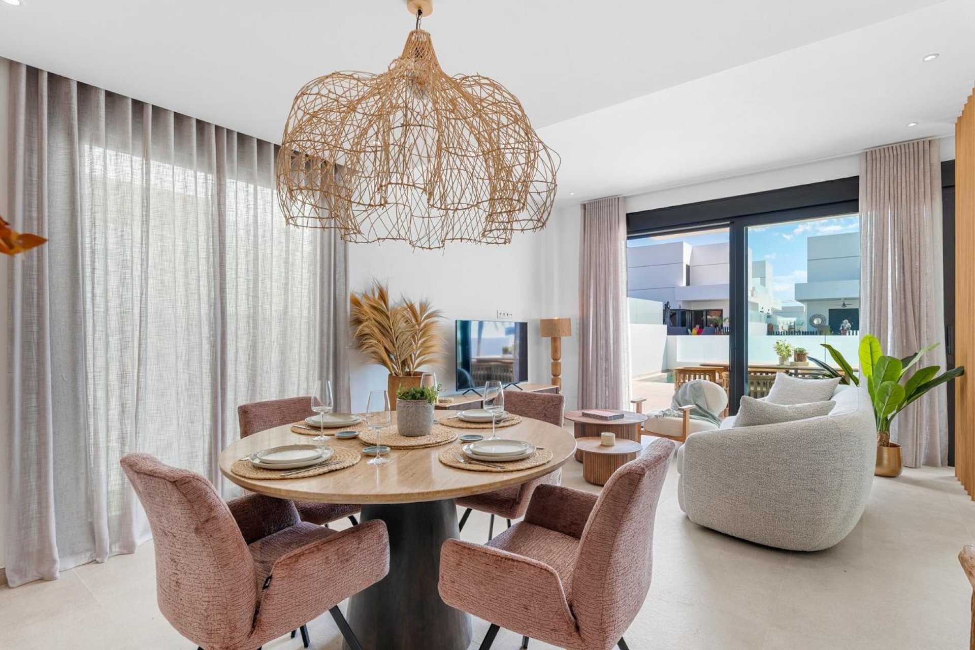 Neue Gebäude - Stadthaus -
Dolores - Sector 3