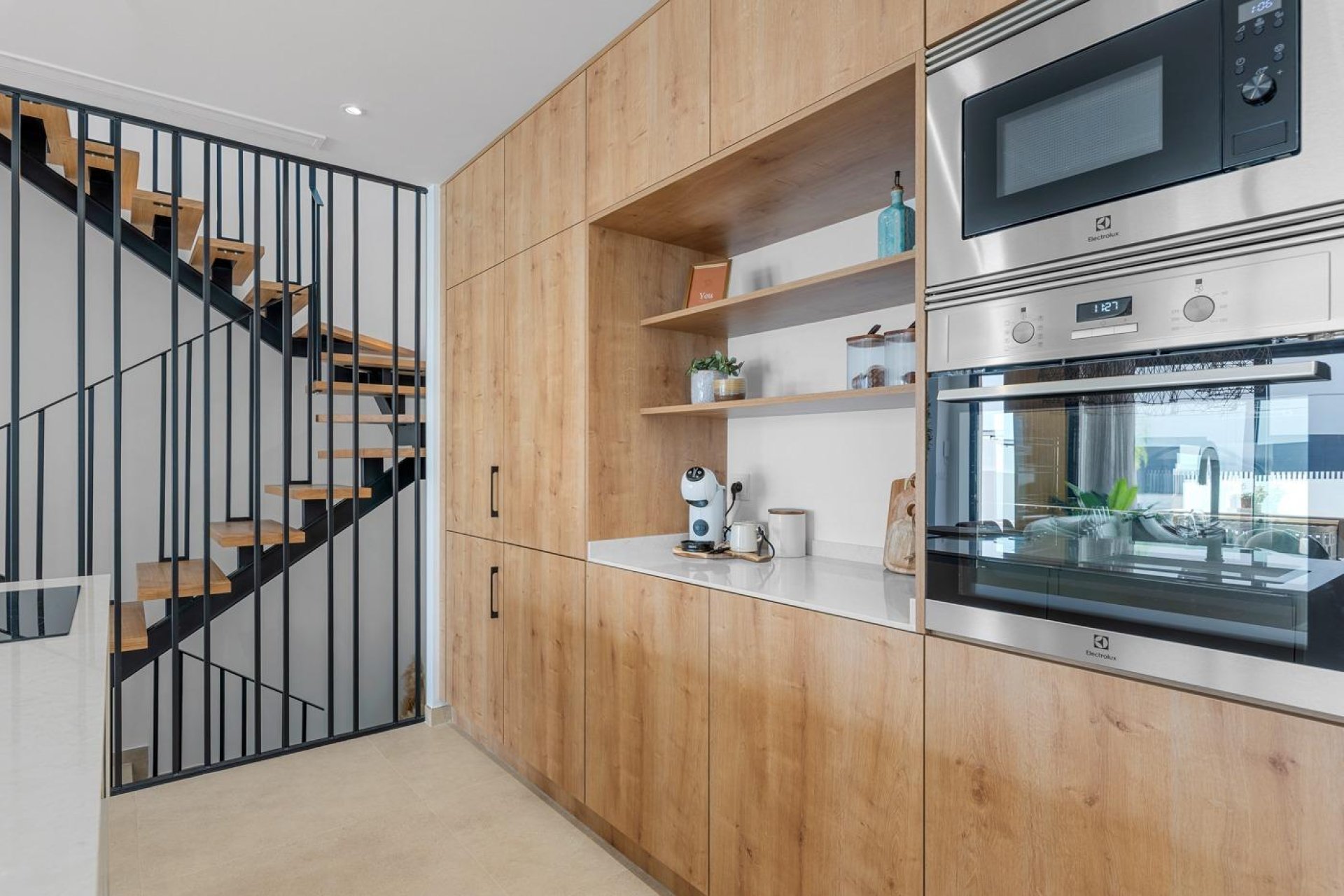 Neue Gebäude - Stadthaus -
Dolores - Sector 3