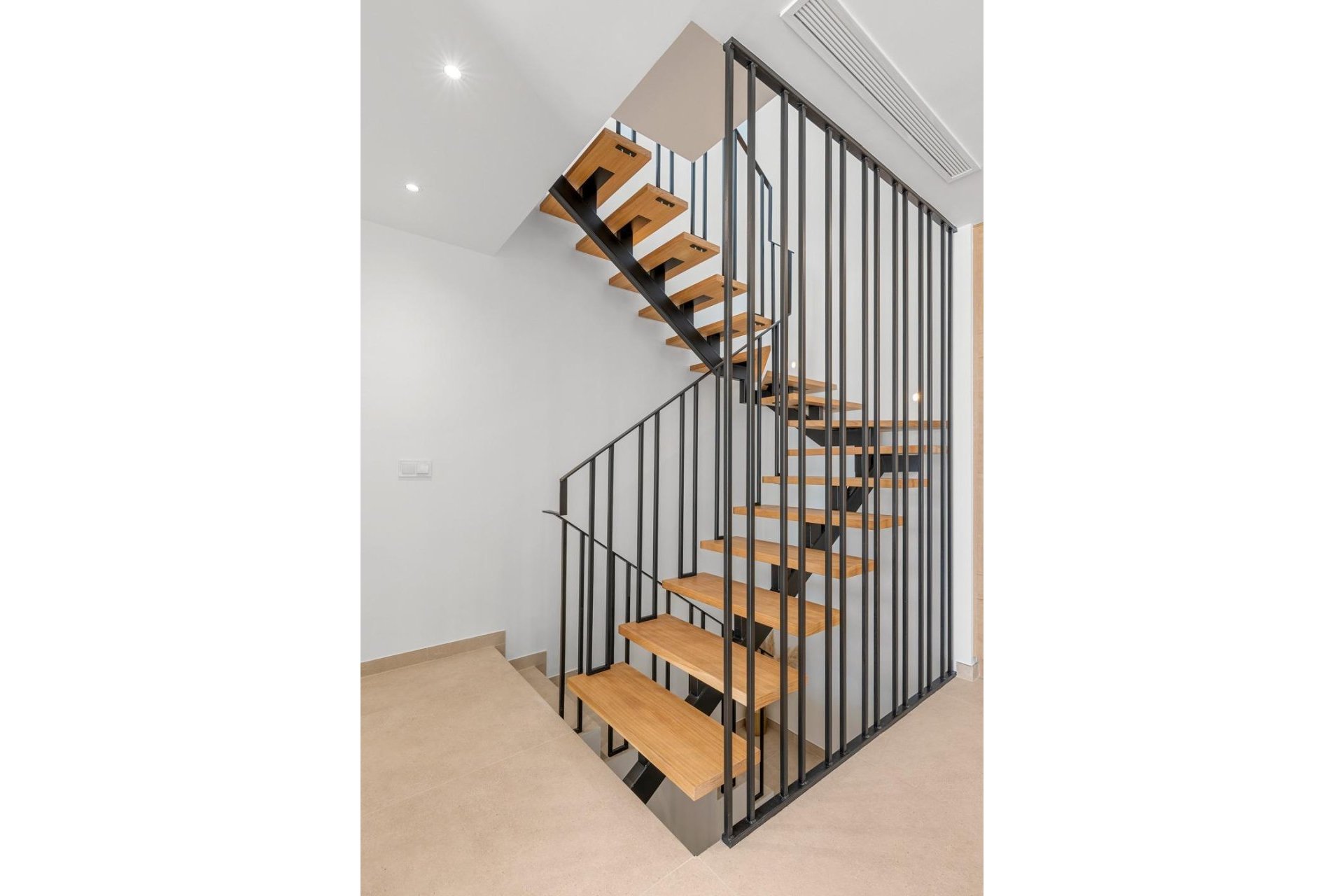 Neue Gebäude - Stadthaus -
Dolores - Sector 3