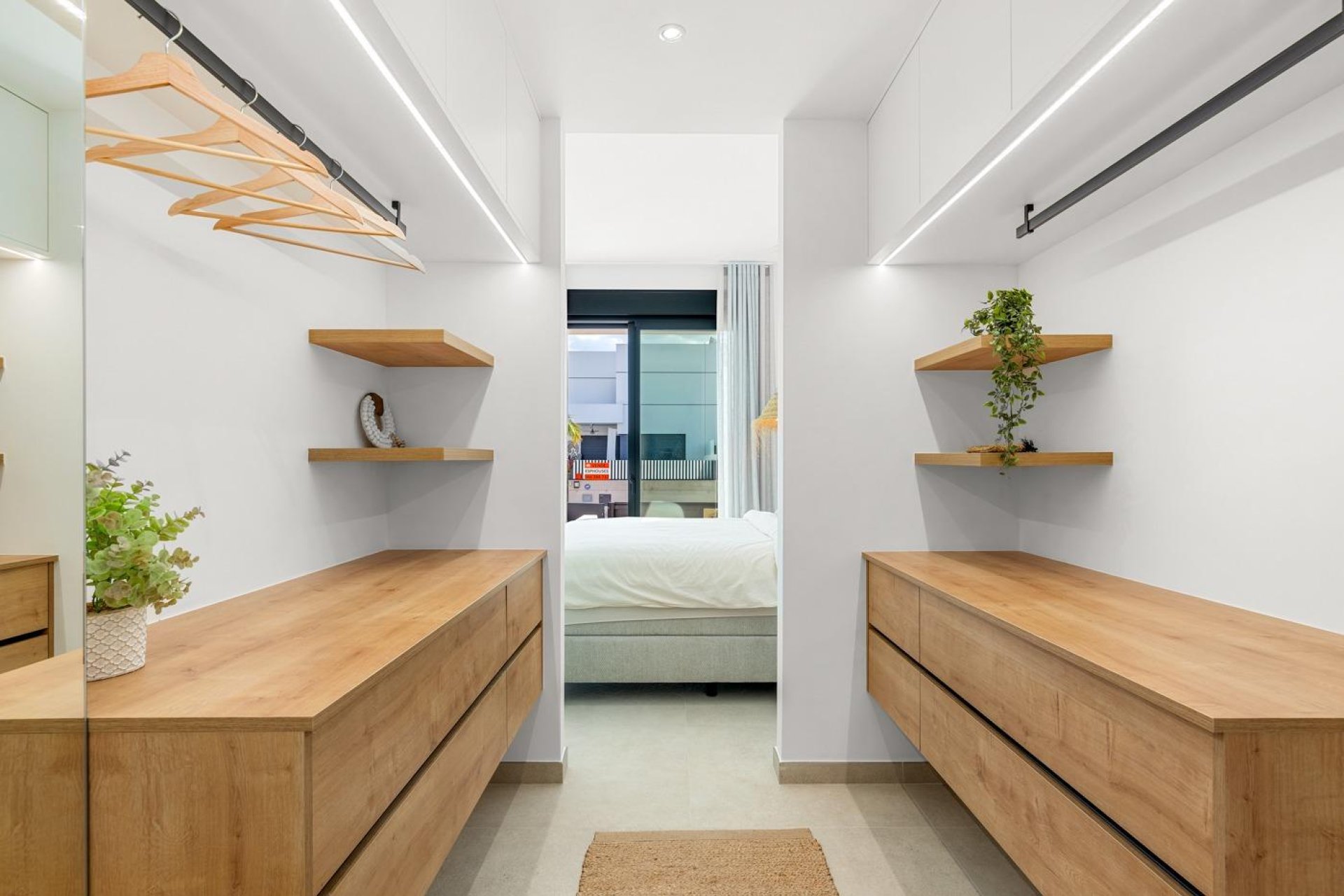 Neue Gebäude - Stadthaus -
Dolores - Sector 3