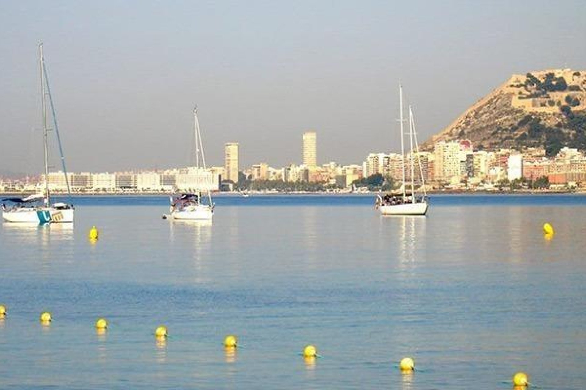 Neue Gebäude - Stadthaus -
El Verger - Playa de La Almadraba