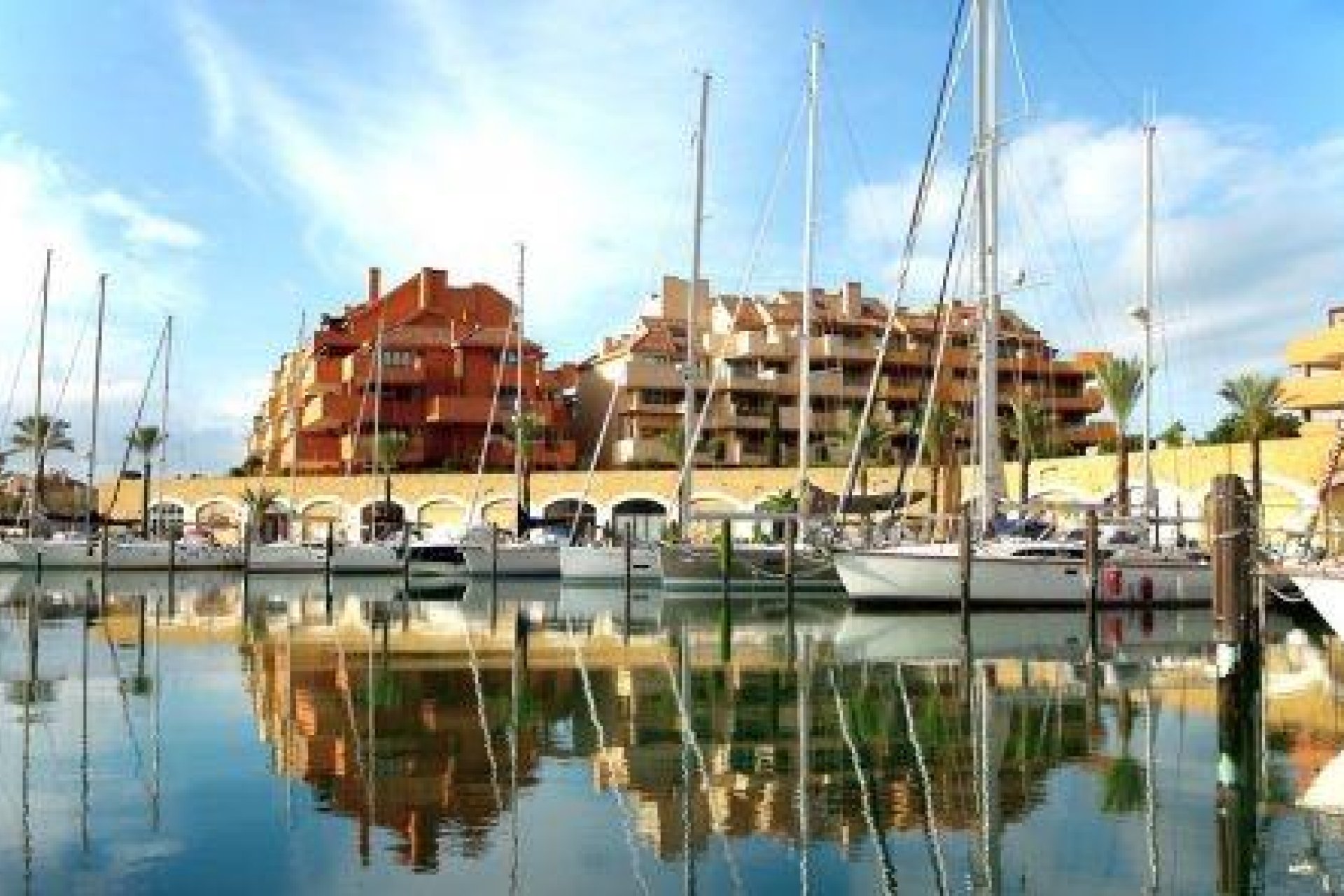 Neue Gebäude - Stadthaus -
Sotogrande - San Roque Club
