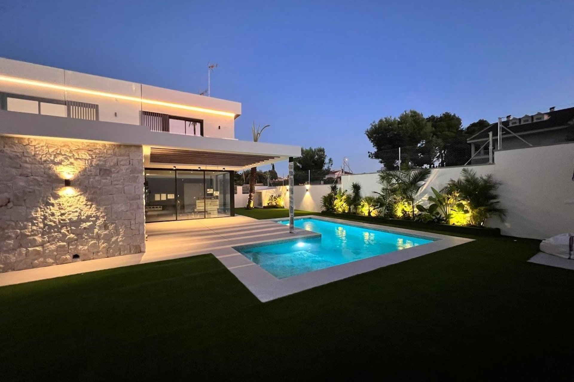 Neue Gebäude - Town House -
Orihuela Costa - Montezenia