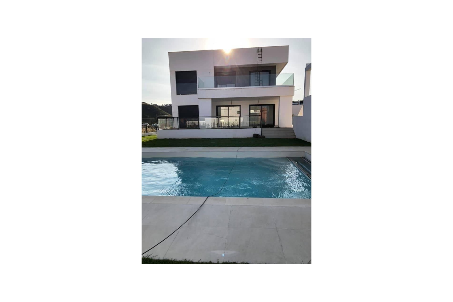Neue Gebäude - Villa -
Manilva - La Duquesa