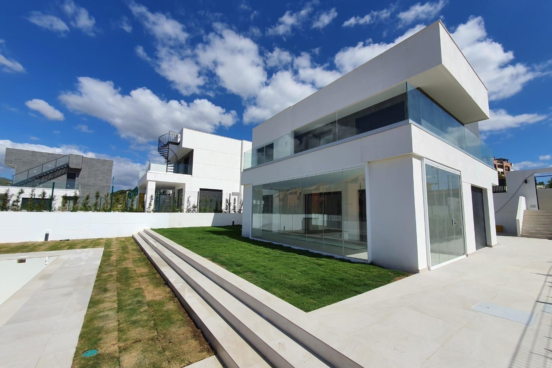 Neue Gebäude - Villa -
Manilva - La Duquesa