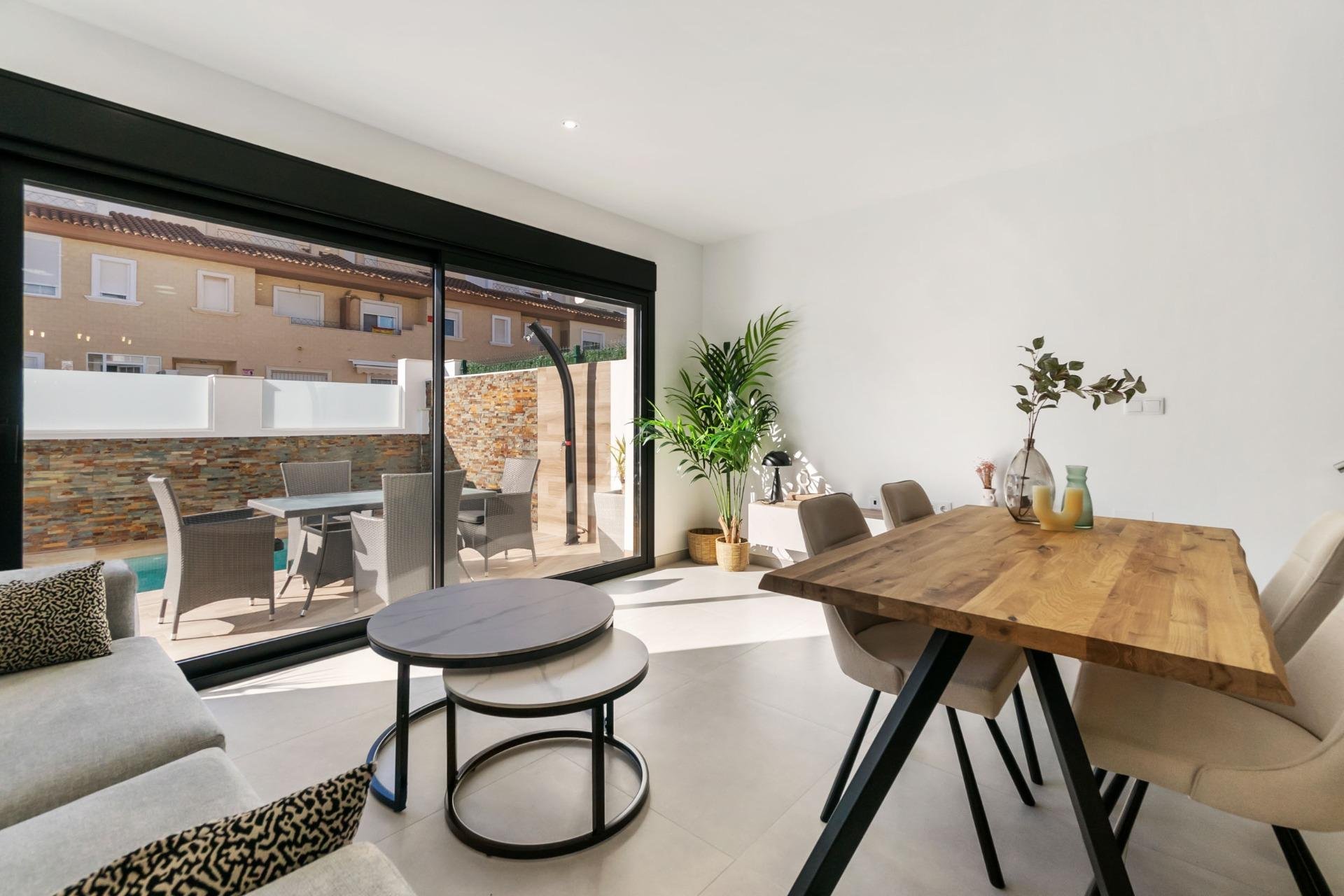 Neue Gebäude - Villa -
San Pedro del Pinatar - Polideportivo