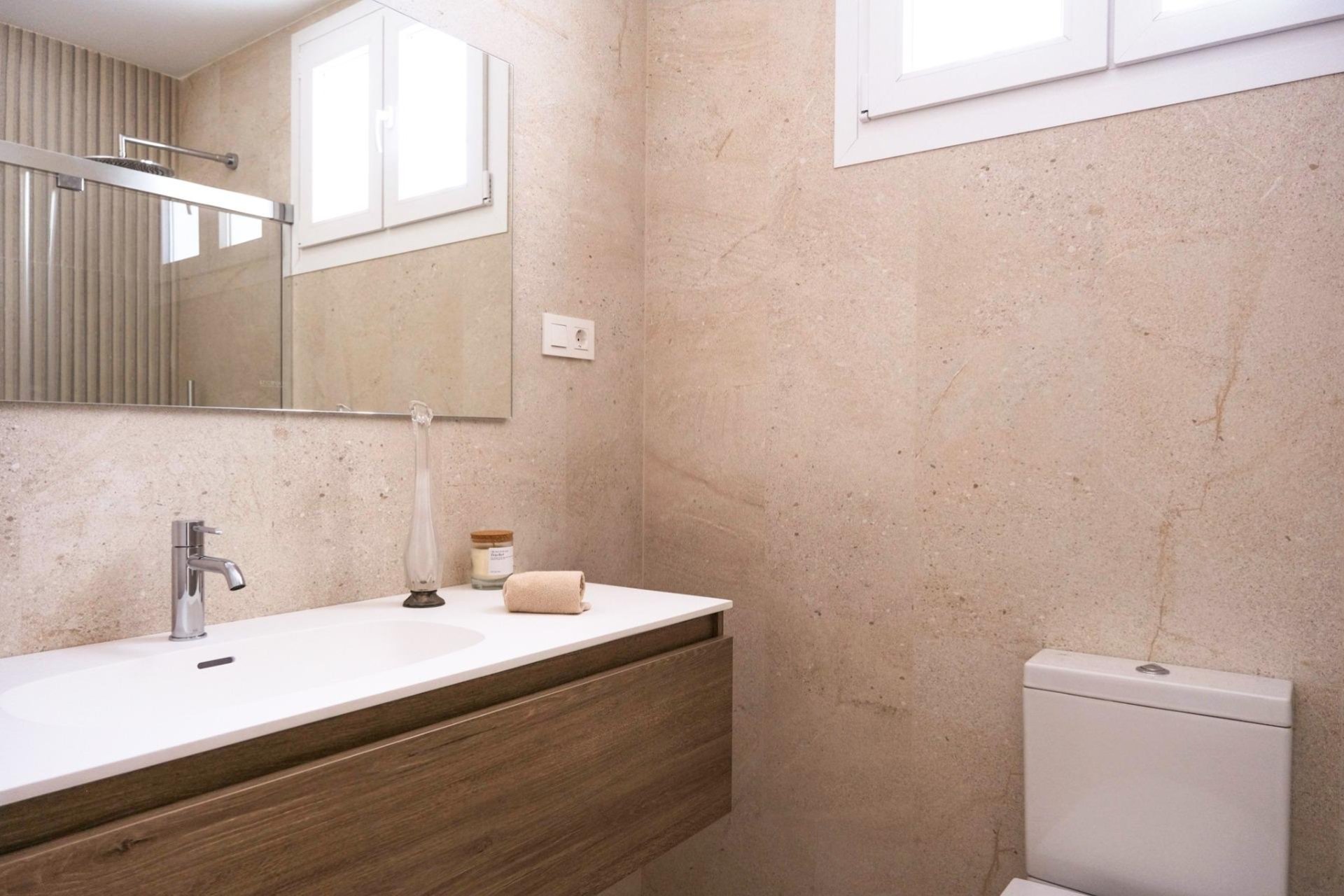 Neue Gebäude - Wohnung -
Málaga - Playa de la Malagueta