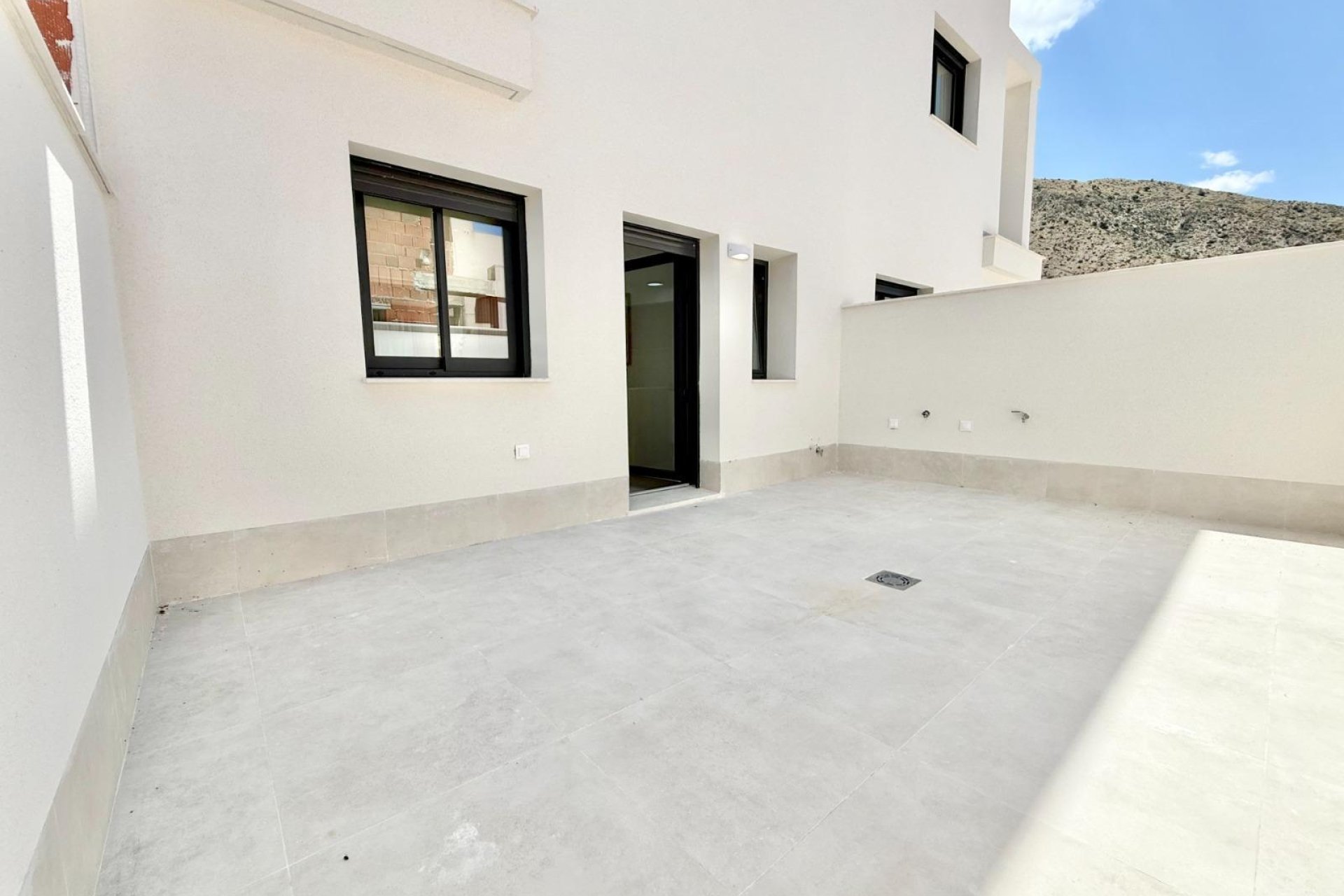 Nouvelle construction - Town House -
Cox - San Fernando