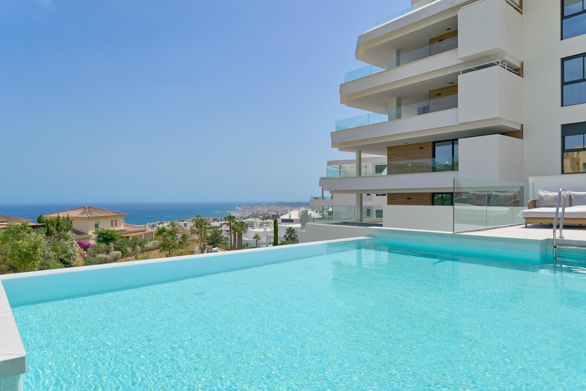Obra nueva - Apartamento -
Fuengirola - Higueron
