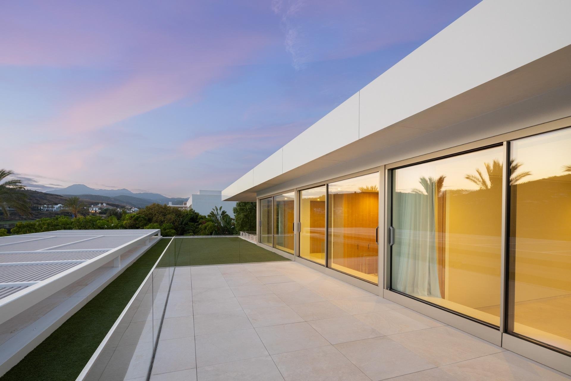 Obra nueva - Villa -
Casares - Pedregales