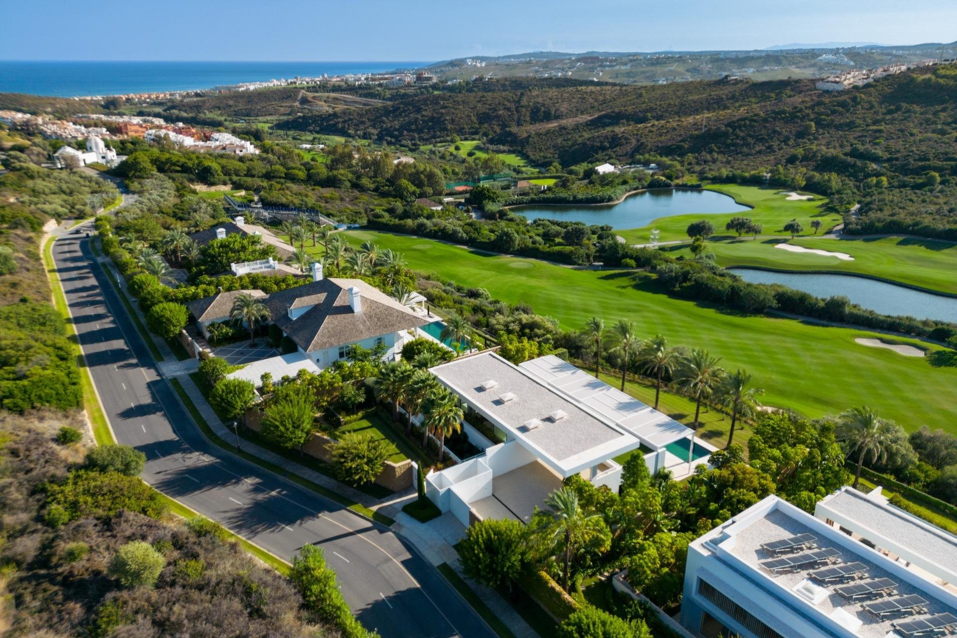 Obra nueva - Villa -
Casares - Pedregales