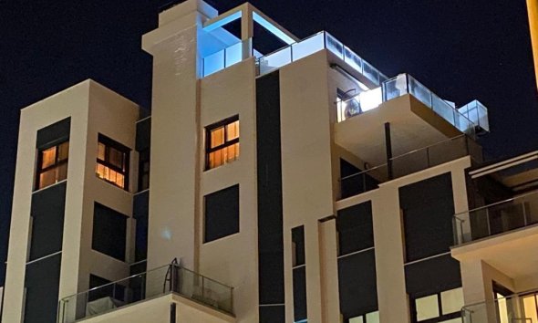 Penthouse - Resale - Guardamar del Segura -
                Puerto Deportivo