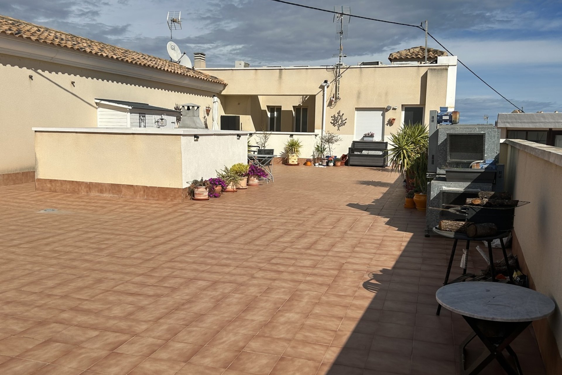 Resale - Apartment -
2778 - Inland