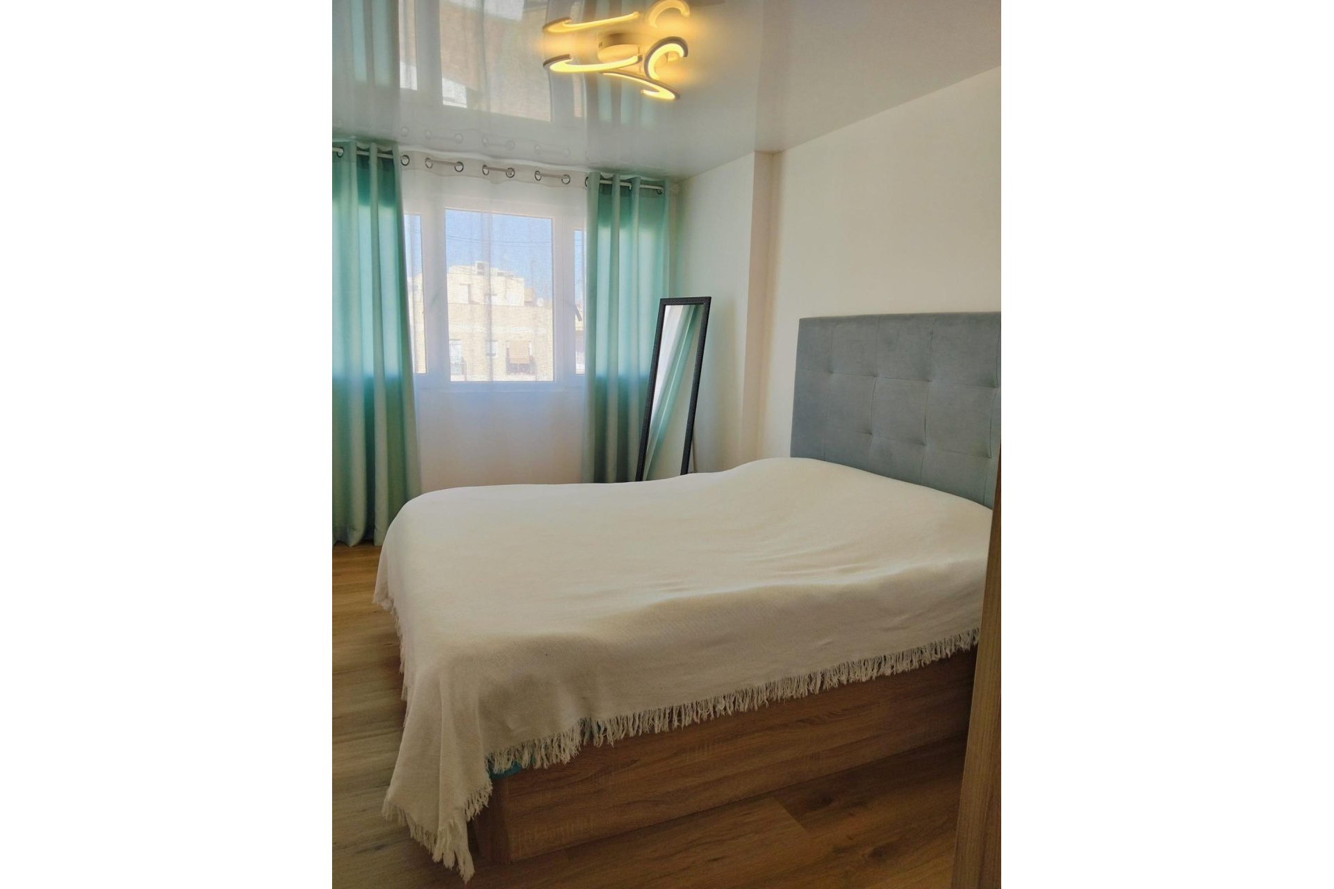 Resale - Apartment -
Alicante - Altozano
