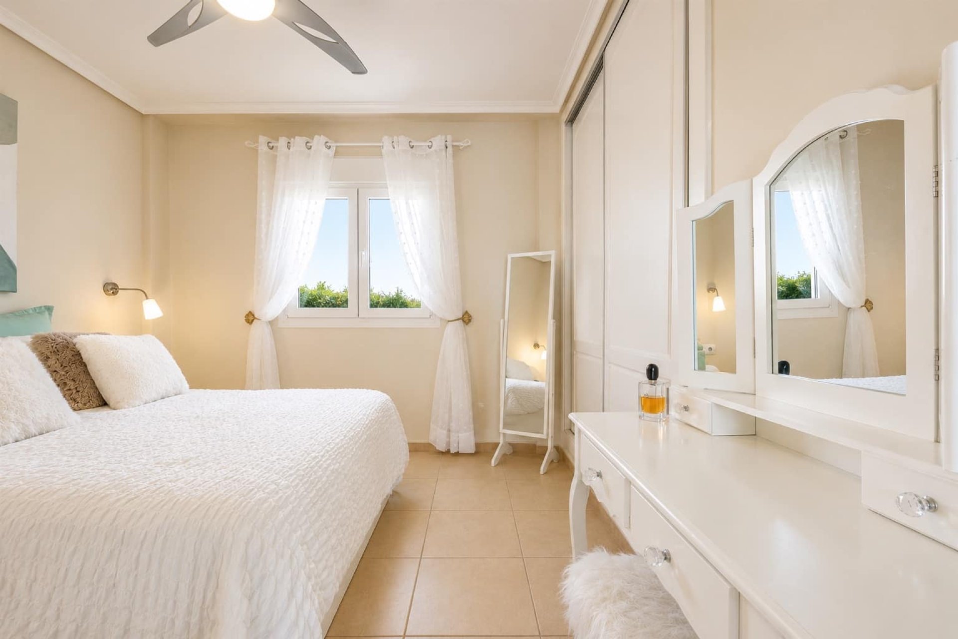 Resale - Apartment -
Altaona Golf and Country Club - Inland