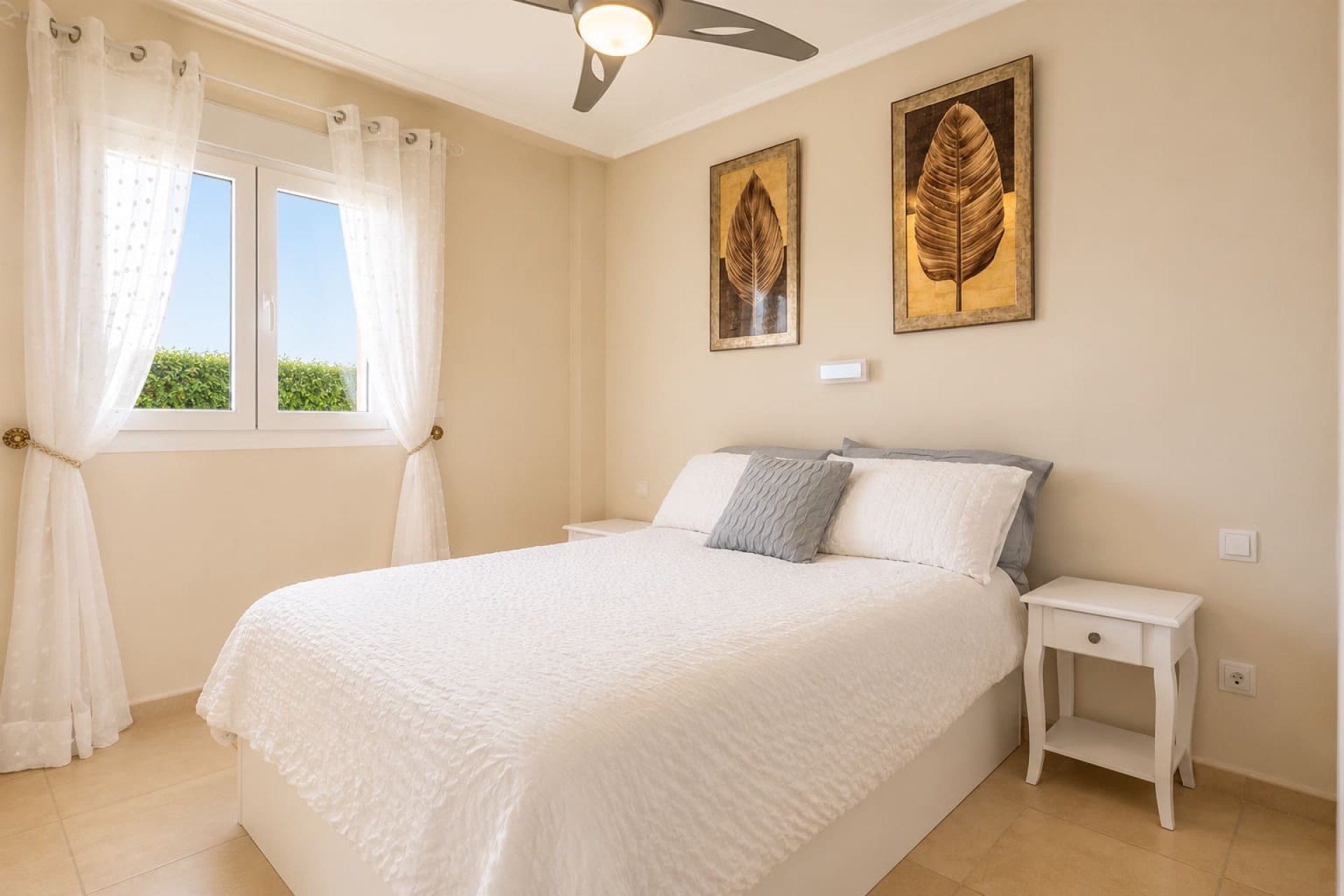 Resale - Apartment -
Altaona Golf and Country Club - Inland