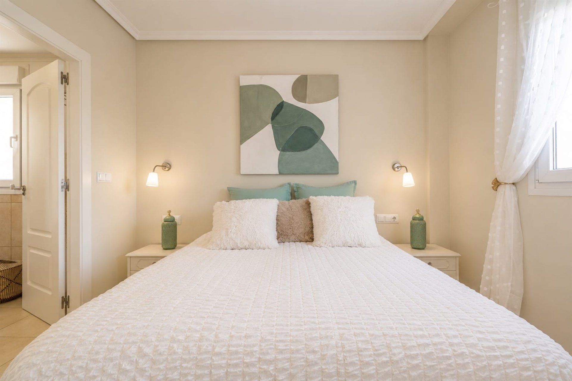 Resale - Apartment -
Altaona Golf and Country Club - Inland