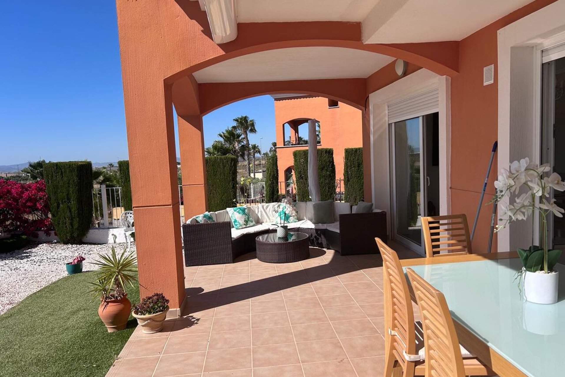 Resale - Apartment -
Altaona Golf - Inland