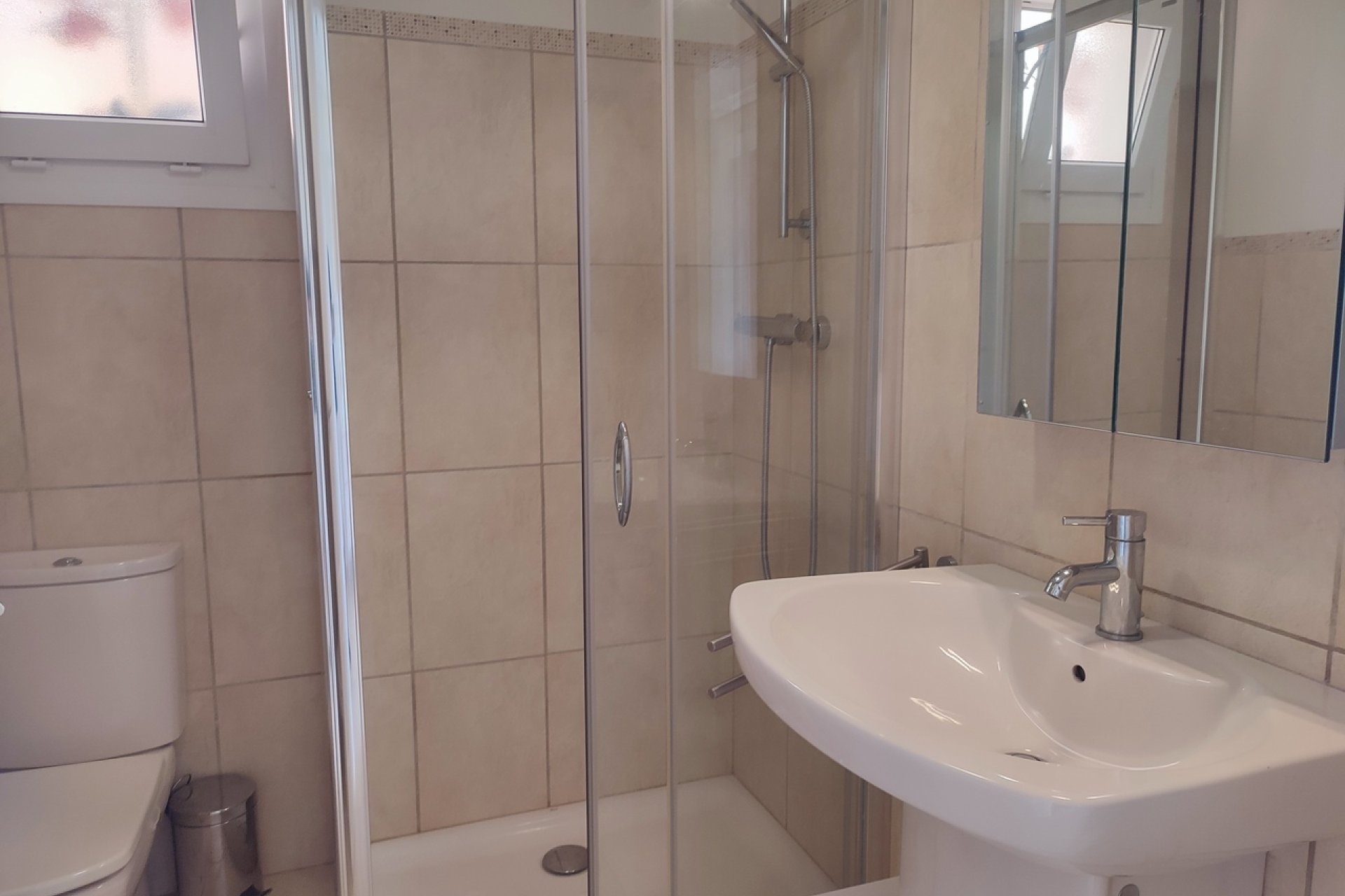 Resale - Apartment -
Altaona Golf - Inland