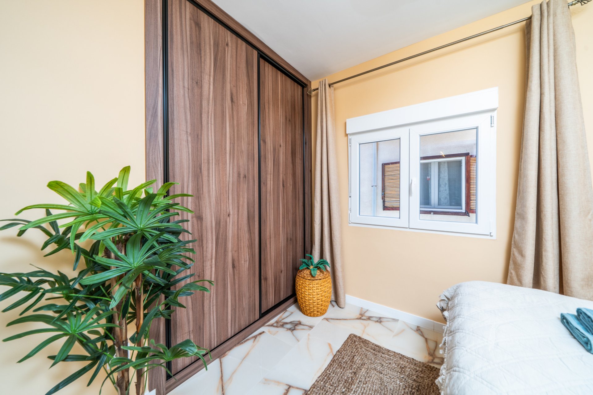 Resale - Apartment -
El Chaparral - Costa Blanca