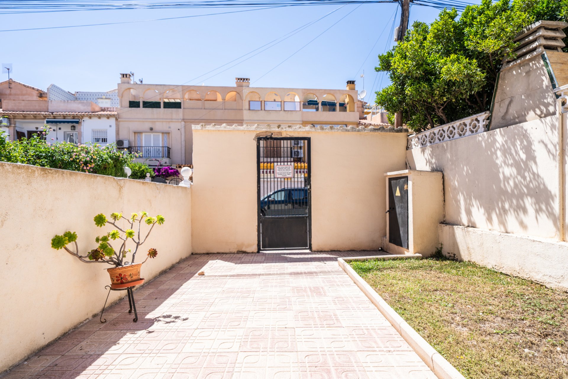Resale - Apartment -
El Chaparral - Costa Blanca