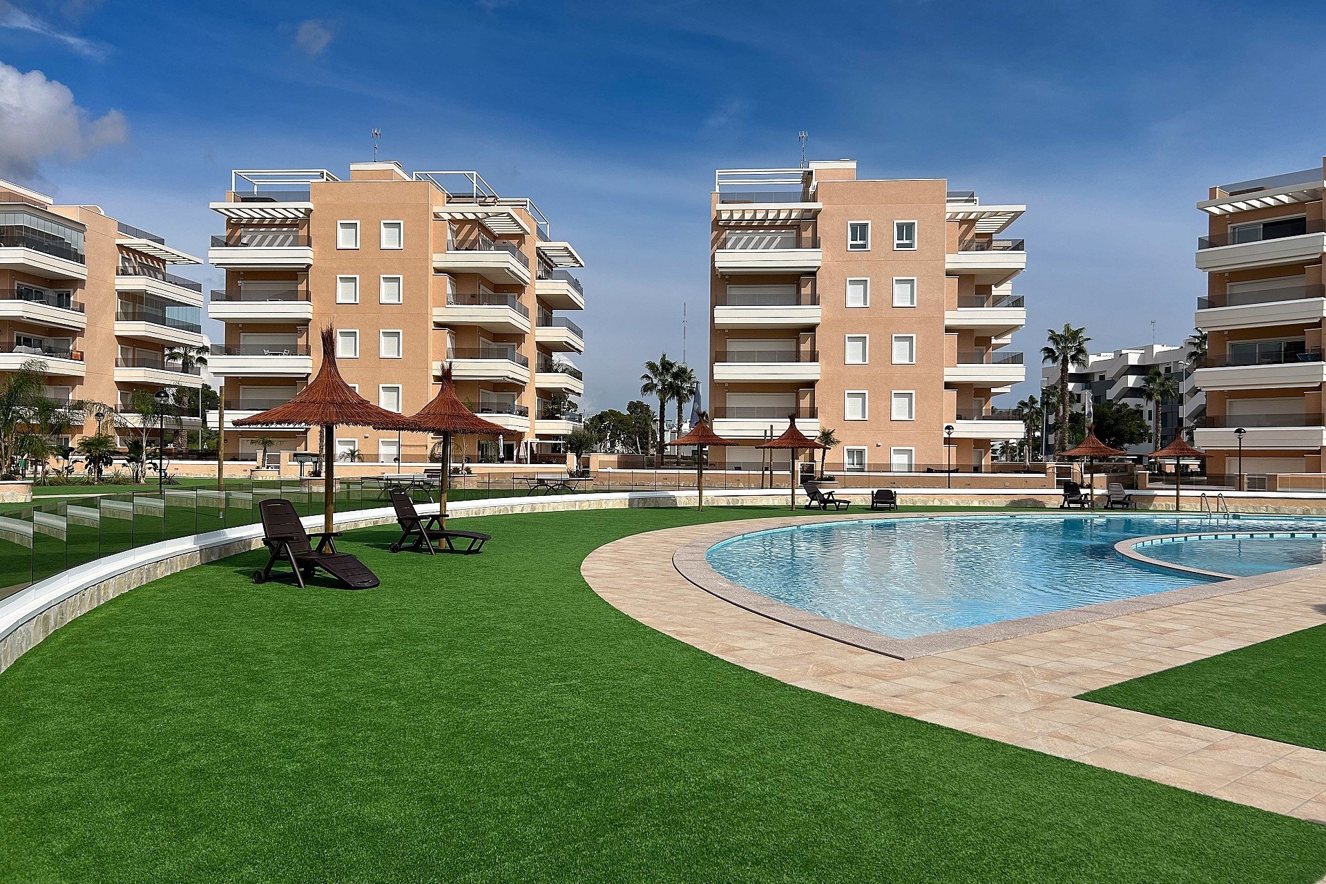 Resale - Apartment -
El Raso - Costa Blanca
