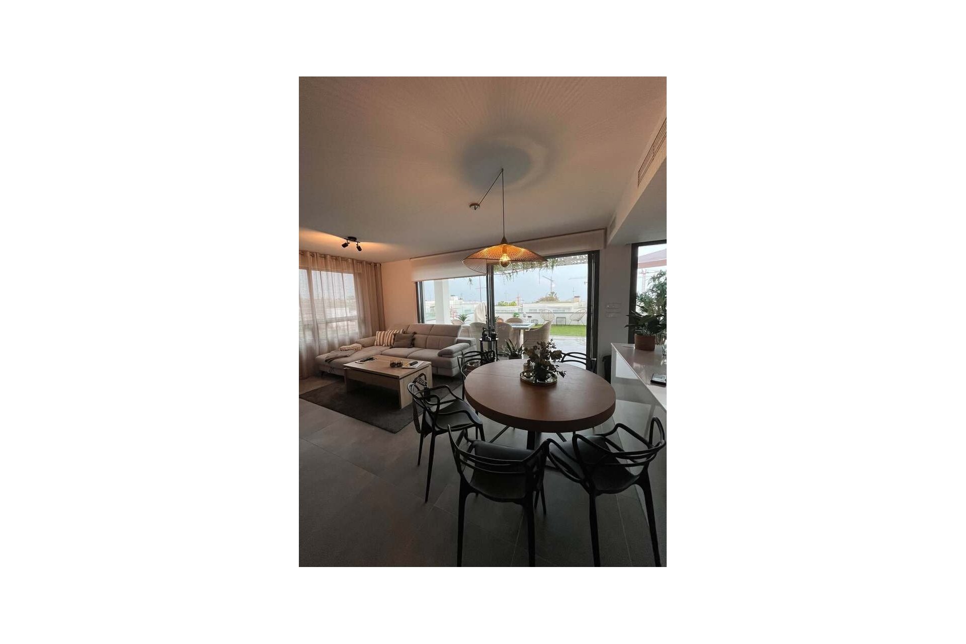 Resale - Apartment -
Finestrat