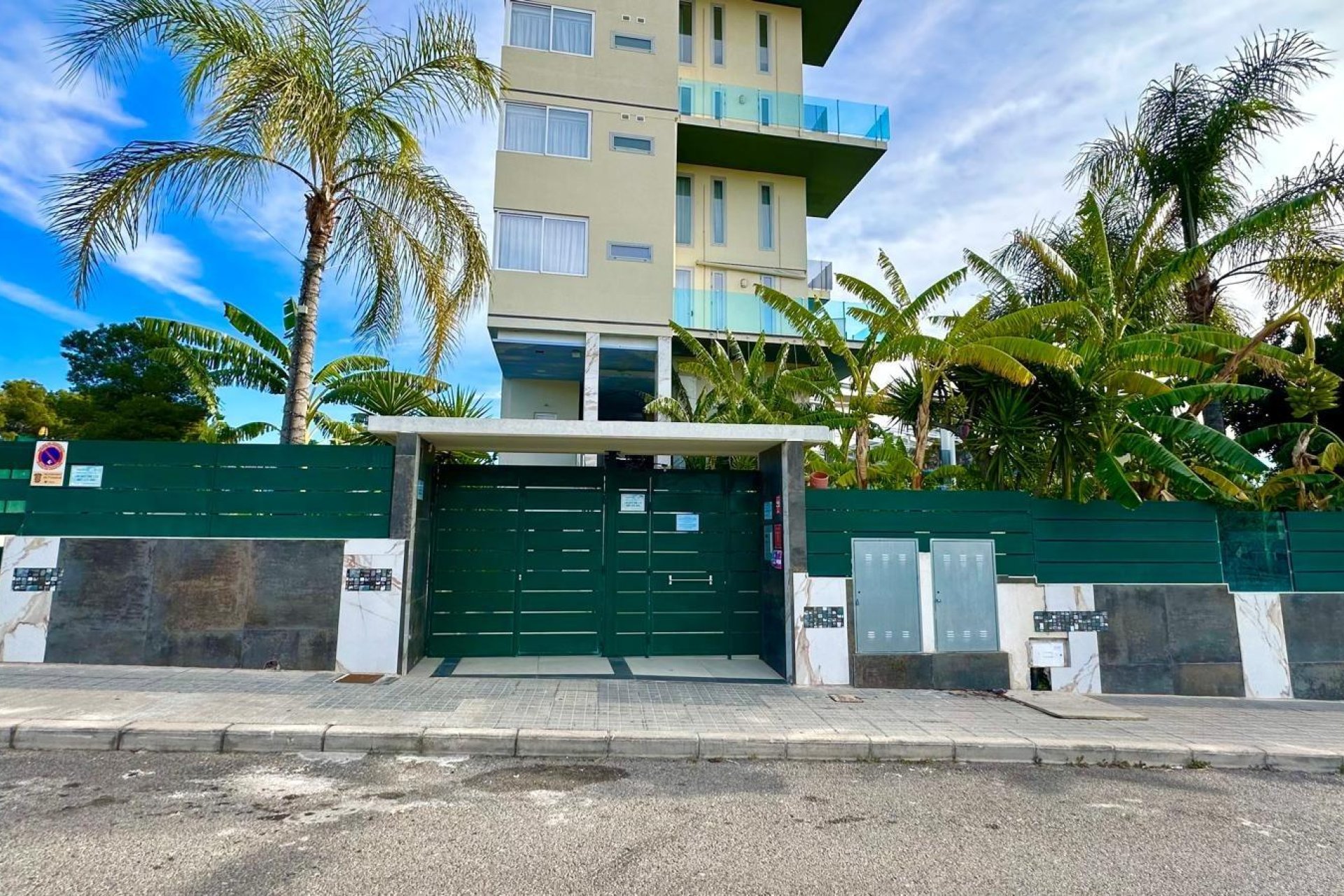 Resale - Apartment -
Finestrat