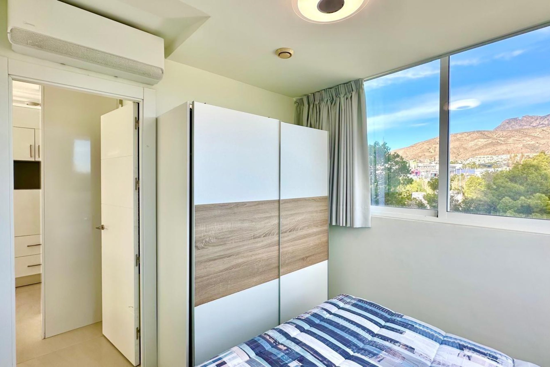 Resale - Apartment -
Finestrat