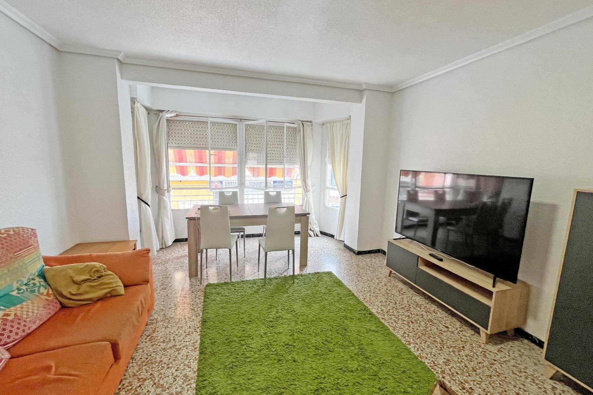 Resale - Apartment -
Guardamar del Segura - Centro