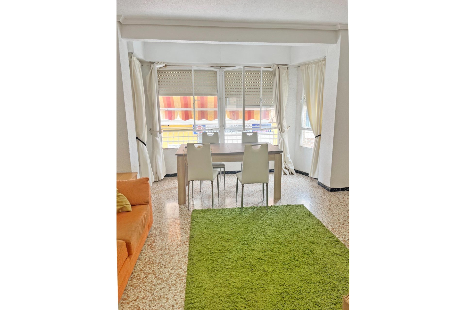 Resale - Apartment -
Guardamar del Segura - Centro