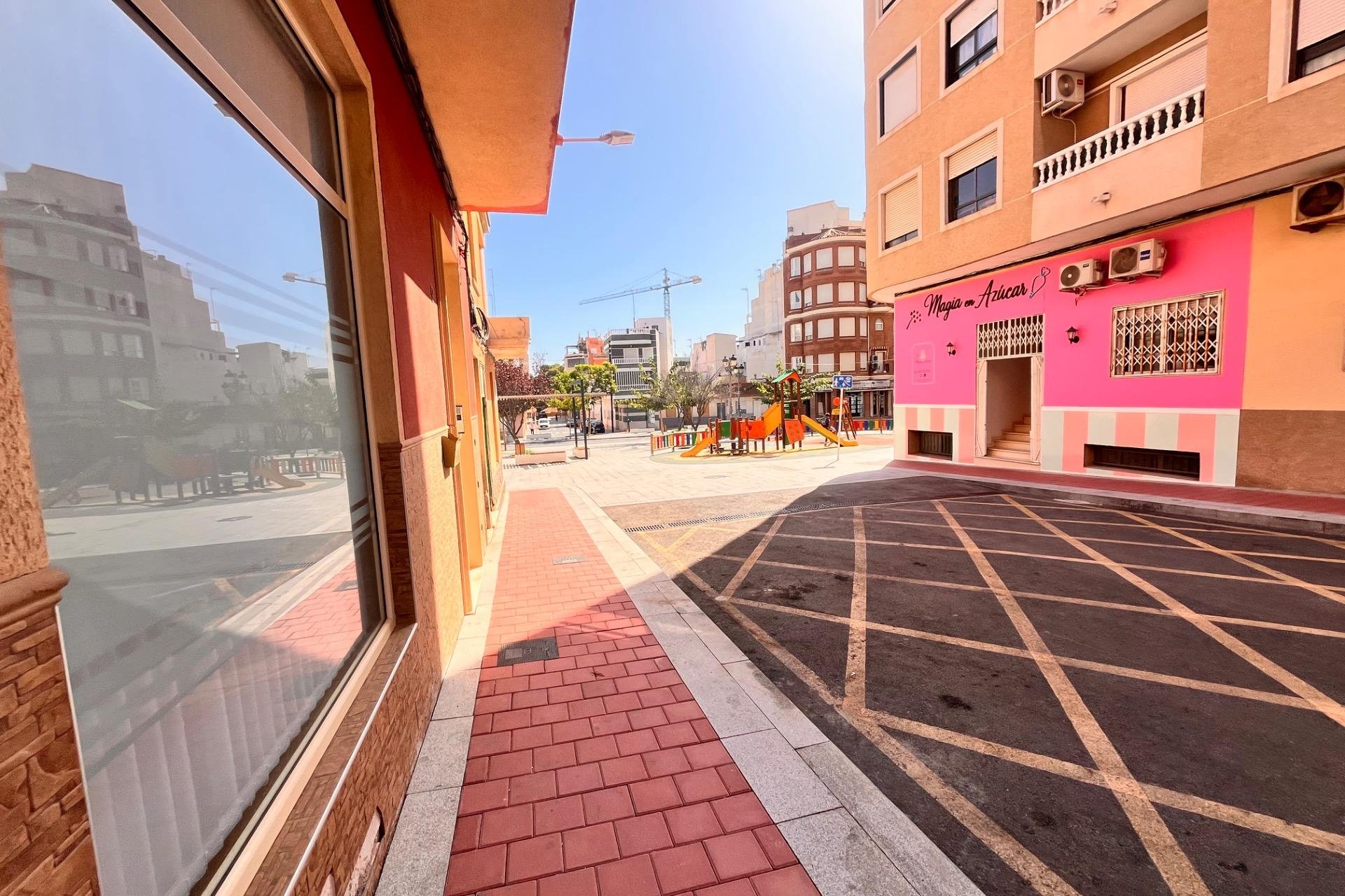 Resale - Apartment -
Guardamar del Segura - Centro